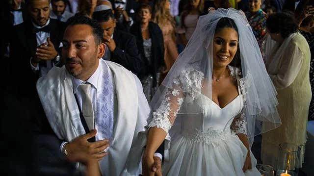 Love this shot of Jemma &amp; Avishai just after their Jewish wedding ceremony 💓⠀
⠀
.⠀
.⠀
.⠀
#wedding #jewish #bride #love #kosher #weddinginspiration #weddingphotography #chuppah #פורים #weddingday #theknot #weddingplanner #weddingceremony #instawe