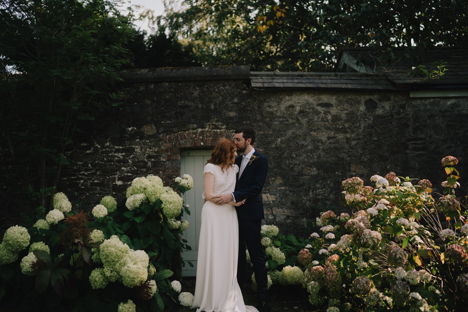 Summer Outdoor Estate Wedding - Emma &amp; Rick