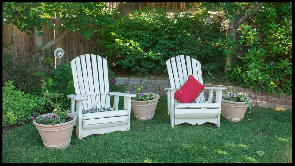backyard-1474128_960_720.jpg