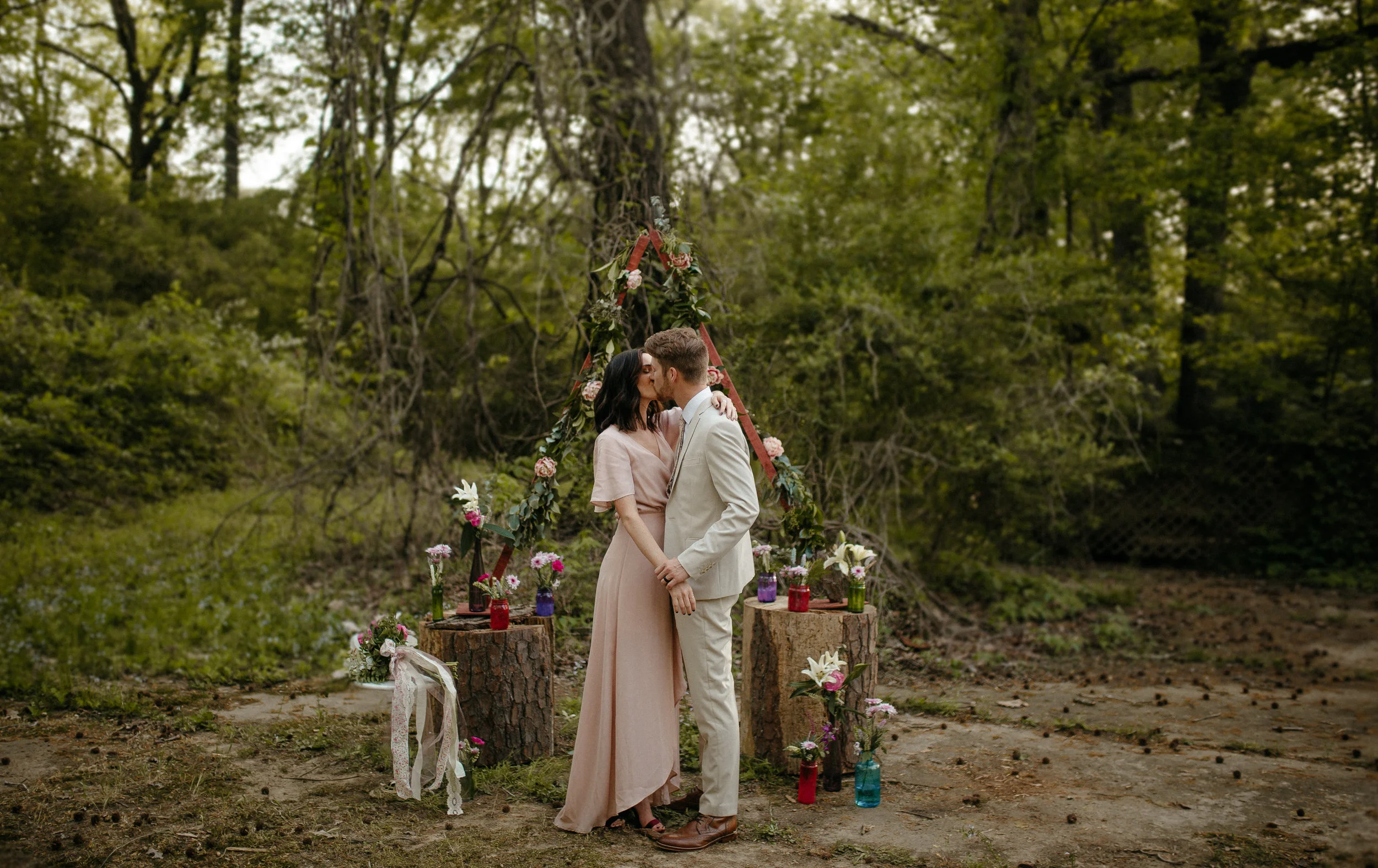 memphis-tennessee-wedding-photographer-the-hatches-utah-colorado-washington-arizona-oregon-yosemite-national-park-elopement-adventure-emotional-journalistic-spring-florals-colorful