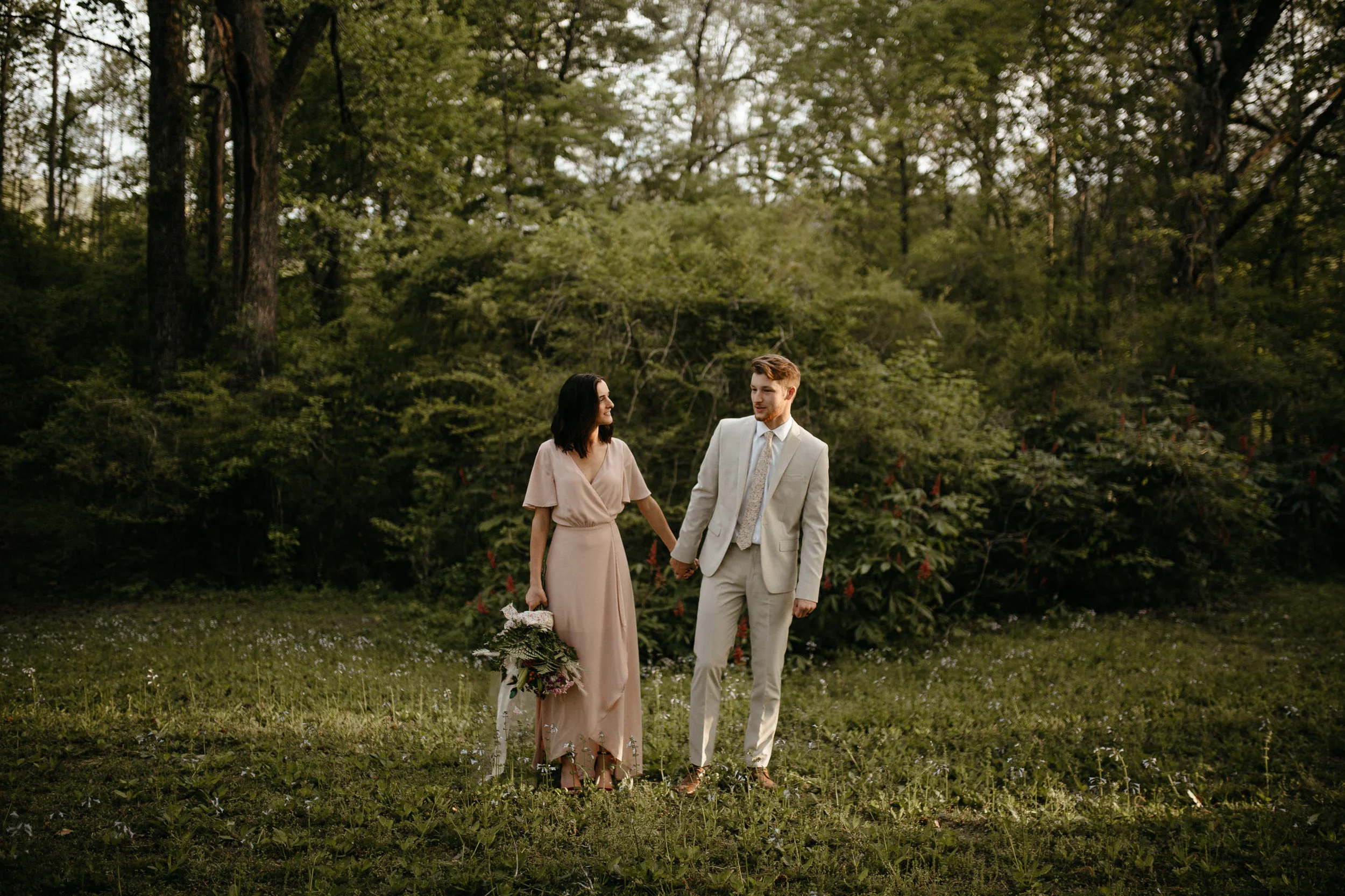 memphis-tennessee-wedding-photographer-the-hatches-utah-colorado-washington-arizona-oregon-yosemite-national-park-elopement-adventure-emotional-journalistic-spring-florals-colorful-intimate