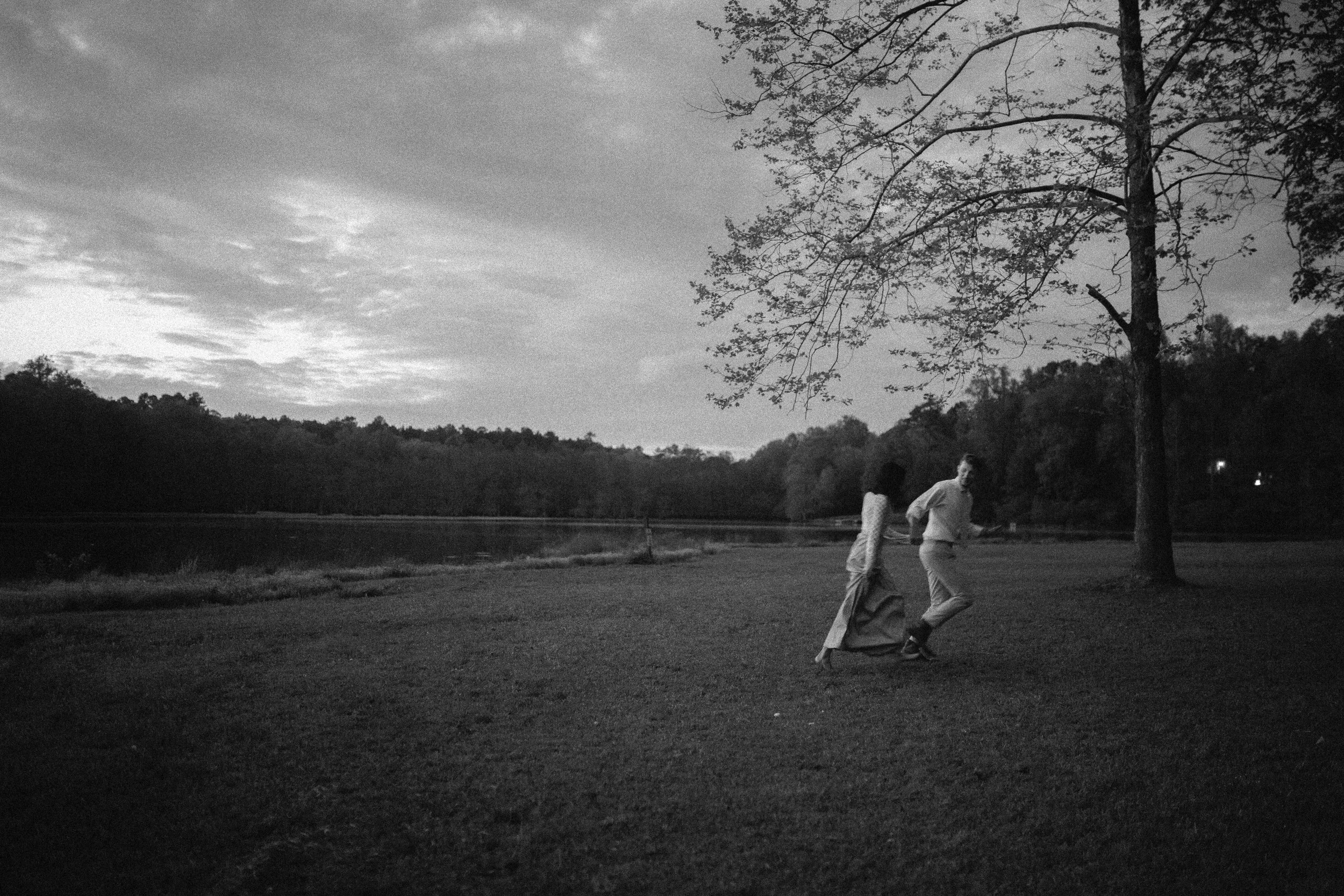 memphis-tennessee-wedding-photographer-the-hatches-utah-colorado-washington-arizona-oregon-yosemite-national-park-elopement-adventure-emotional-journalistic-spring-florals-colorful-intimate