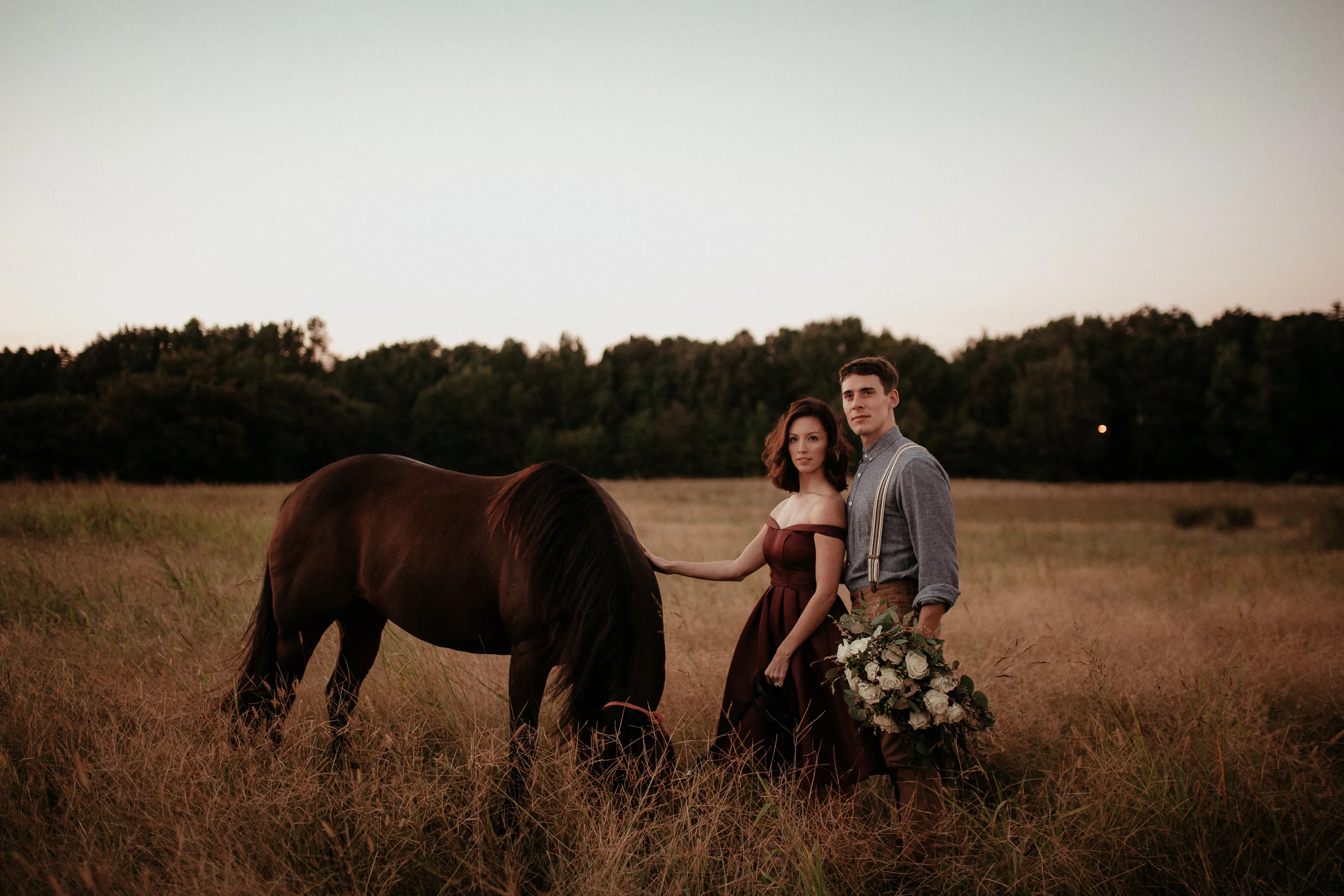 memphis-gatlinburg-nashville-tennessee-wedding-photographer-the-hatches-utah-colorado-washington-arizona-oregon-yosemite-national-park-elopement-adventure-emotional-journalistic-bohemian-florals-minimalistic-winery-elegant-timeless-engagement