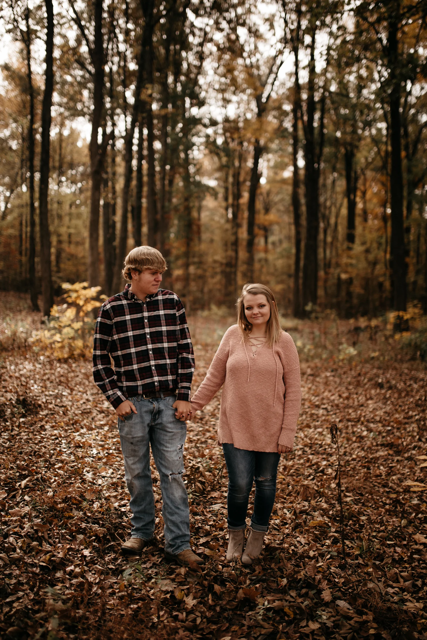 The-Hatches-Memphis-Tennessee-Wedding-Elopement-Photography-fall-engagement-cool-weather-cozy-warm-vibrant-film-romantic-lifestyle-elope-waterfall-utah-colorado-arizona-adventure-intimate-documentary-candid-blanket