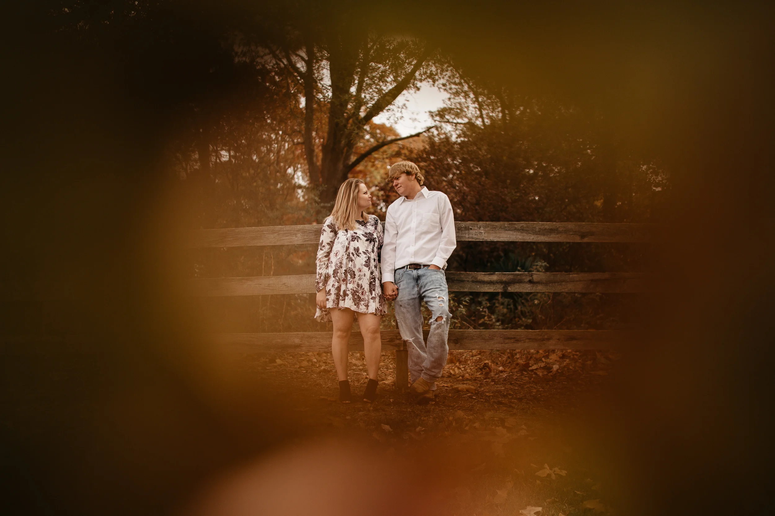 The-Hatches-Memphis-Tennessee-Wedding-Elopement-Photography-fall-engagement-cool-weather-cozy-warm-vibrant-film-romantic-lifestyle-elope-waterfall-utah-colorado-arizona-adventure-intimate-documentary-candid-blanket