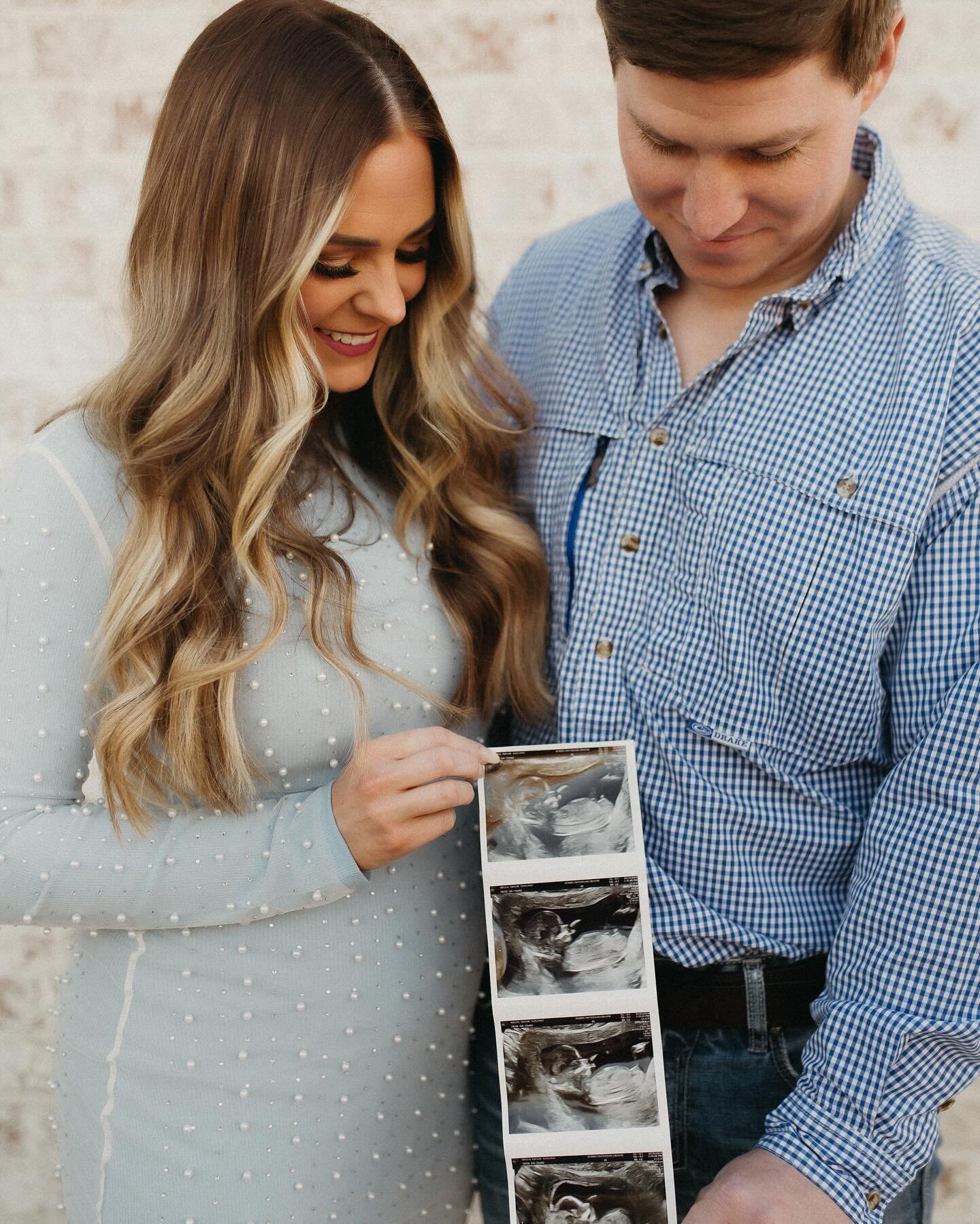 One of my favorite families is growing! 🥹 Getting to be there since Taylor and Ethan&rsquo;s proposal, engagement, wedding, family photos, holiday photos and now pregnancy announcement? 🫶🏻🫶🏻 The absolute JOY that fills my heart is unlike anythin