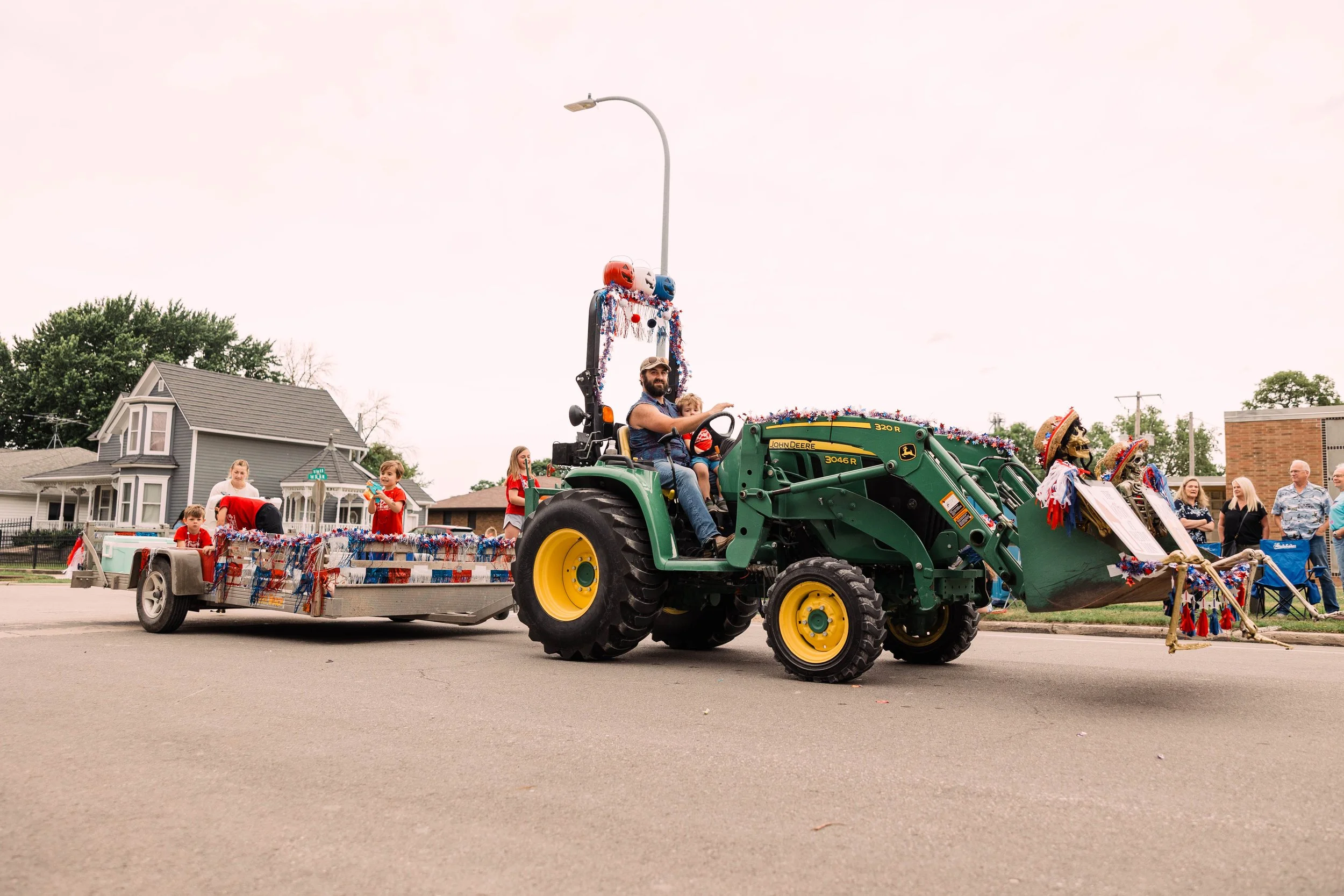 Parade1-90.jpg