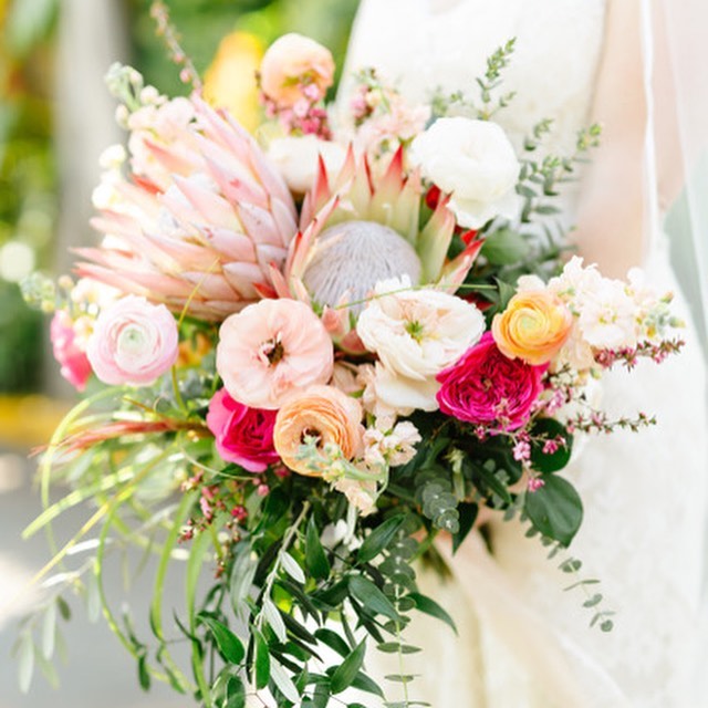 Venue| @audubonhousekeywest  Planner| @destinationweddingstudio Photography| @lavryk.photography Floral Design| @duartefloraldesign  Rentals| @eventfullyyoursrentals ___________________________________________________________________#duartefloraldesi