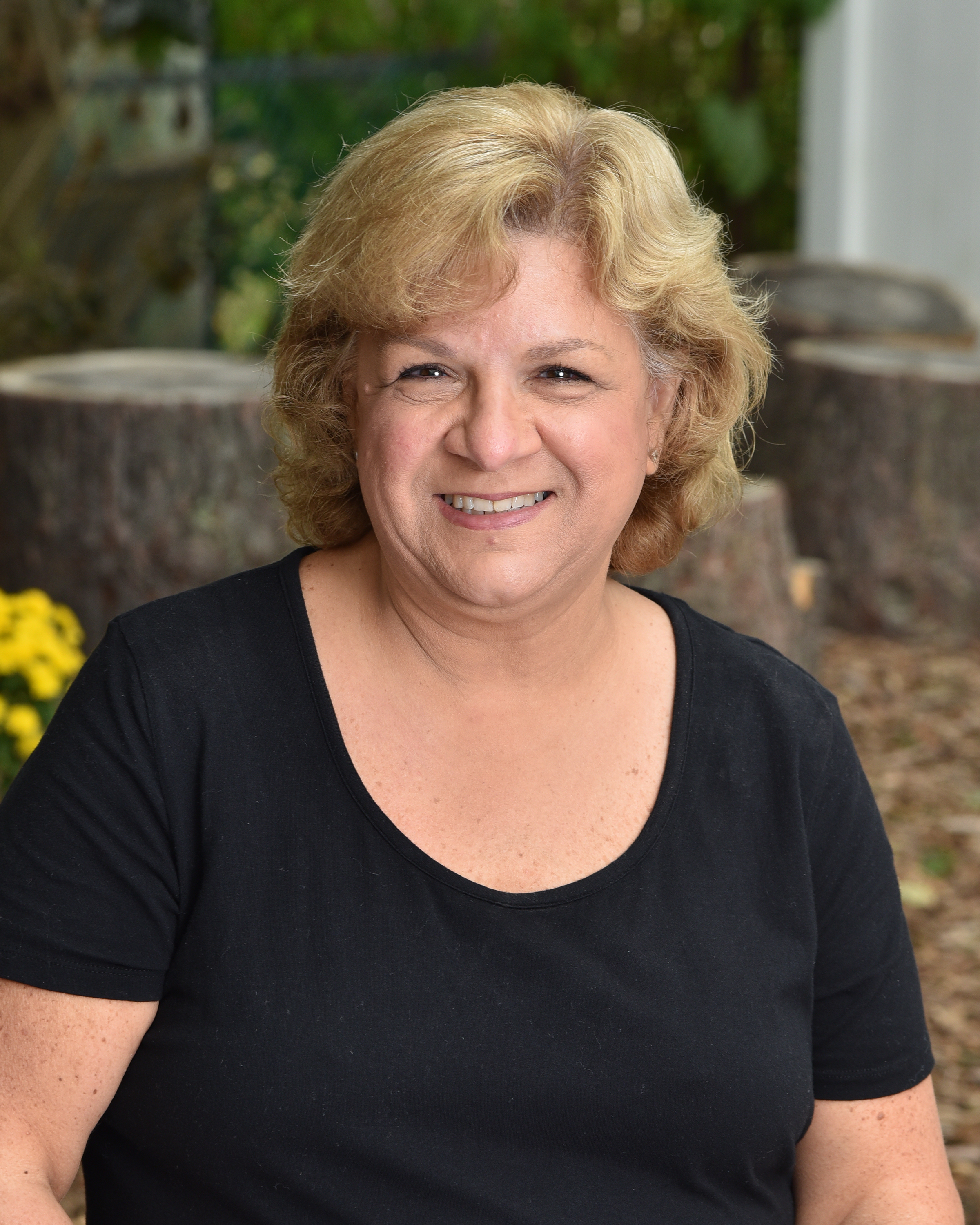 Janet Waiman Mrs. Walman has spent her entire professional career working with children. Among other things, she offers Long Hill Monessori School children the Kumon learning program. The Kumon Method instills in students the skills and mindset for learning new materials without being directly taught. Janet completed her assistant training at the Princeton Center for Teacher Education.