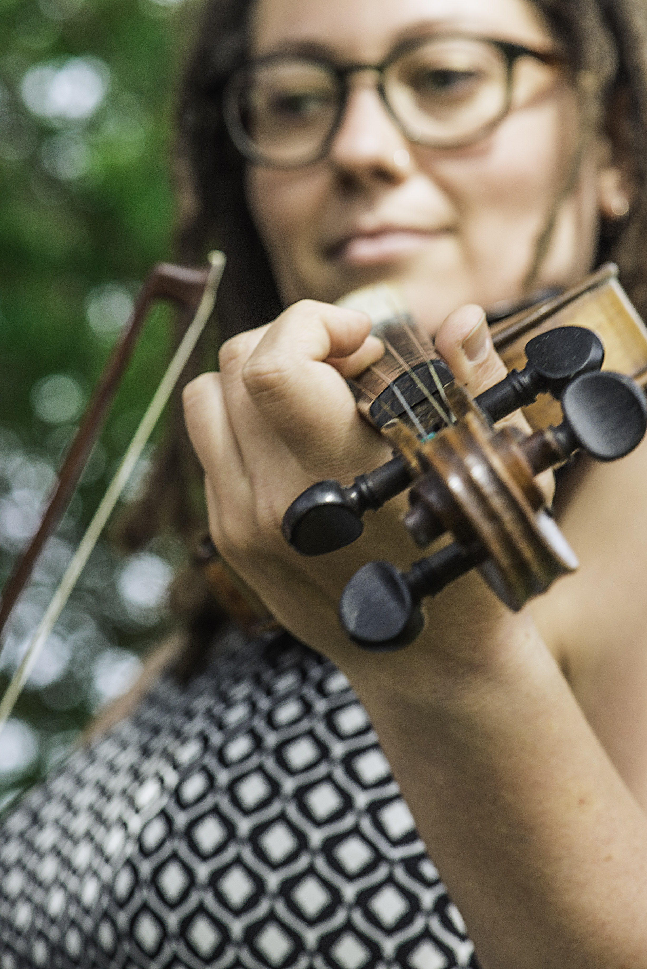 Heidi B w Violin 0327 Web.jpg