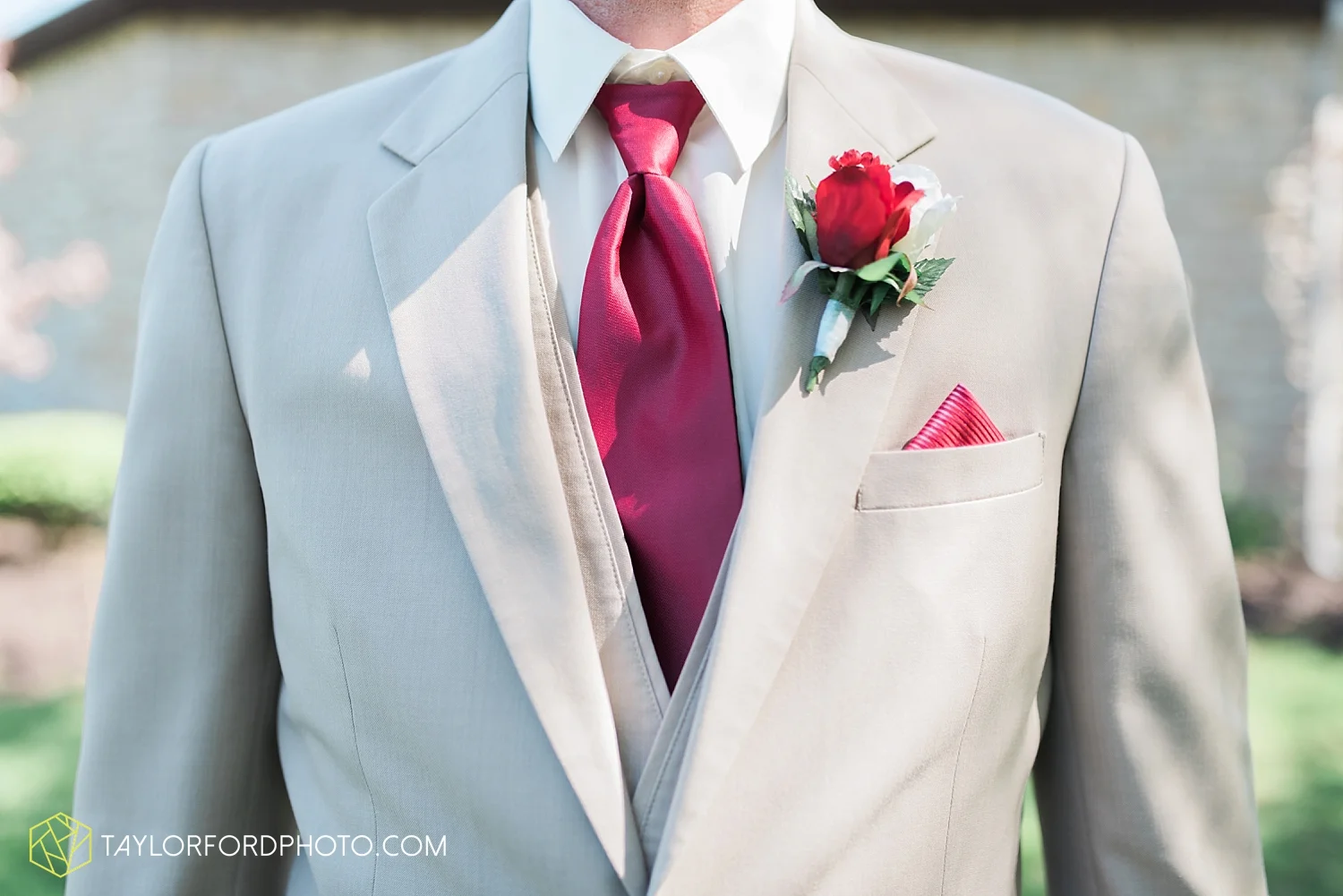 carmel_indiana_wedding_photography_taylor_ford_0703.jpg
