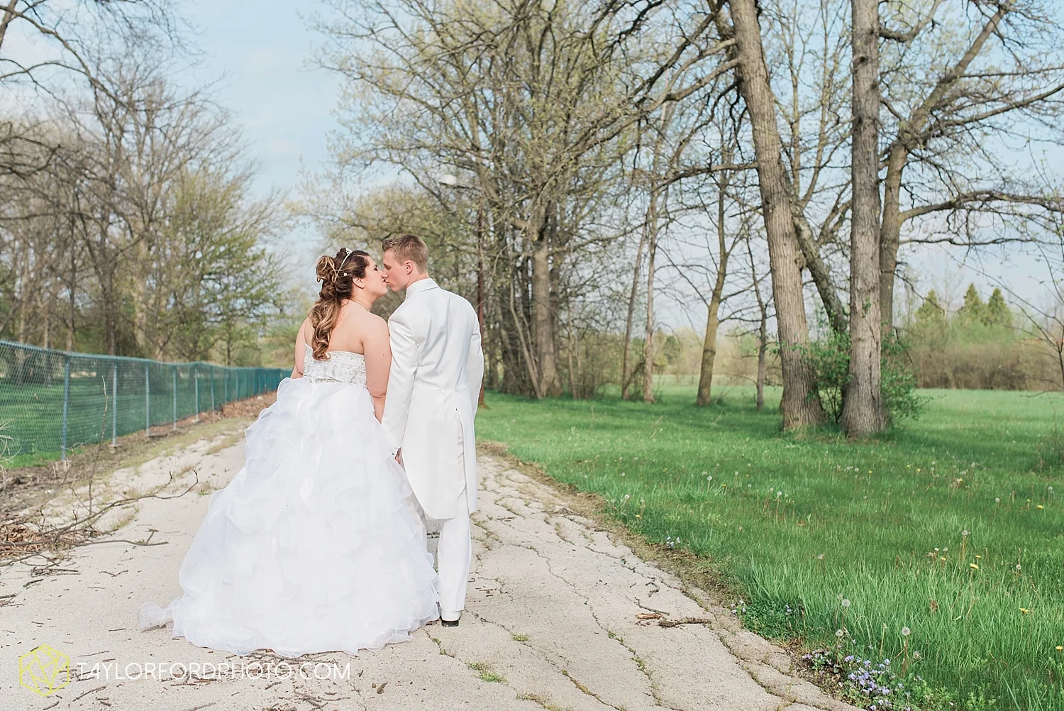toledo_ohio_wedding_photographer_taylor_ford_photo26.jpg