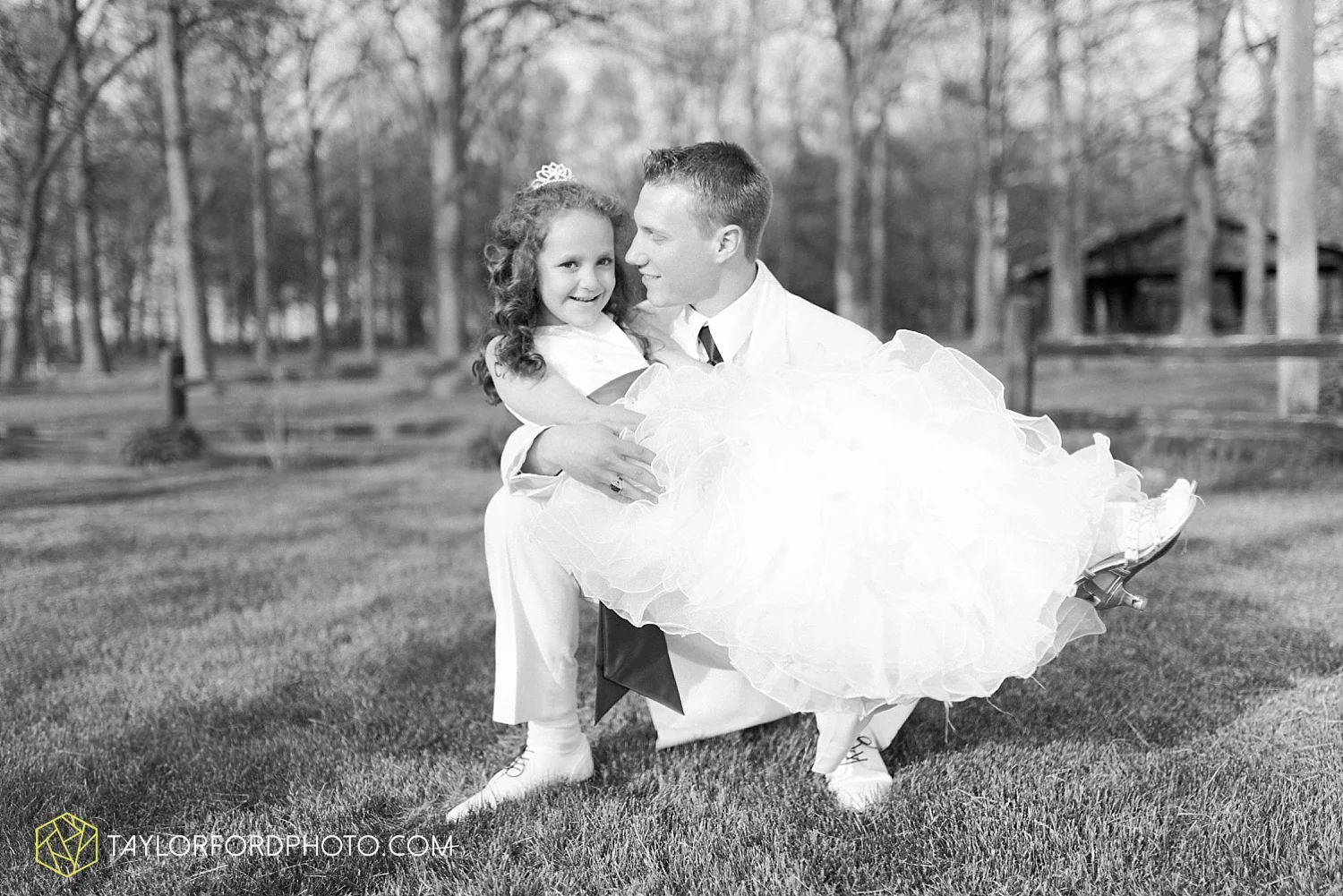 toledo_ohio_wedding_photographer_taylor_ford_photo34.jpg