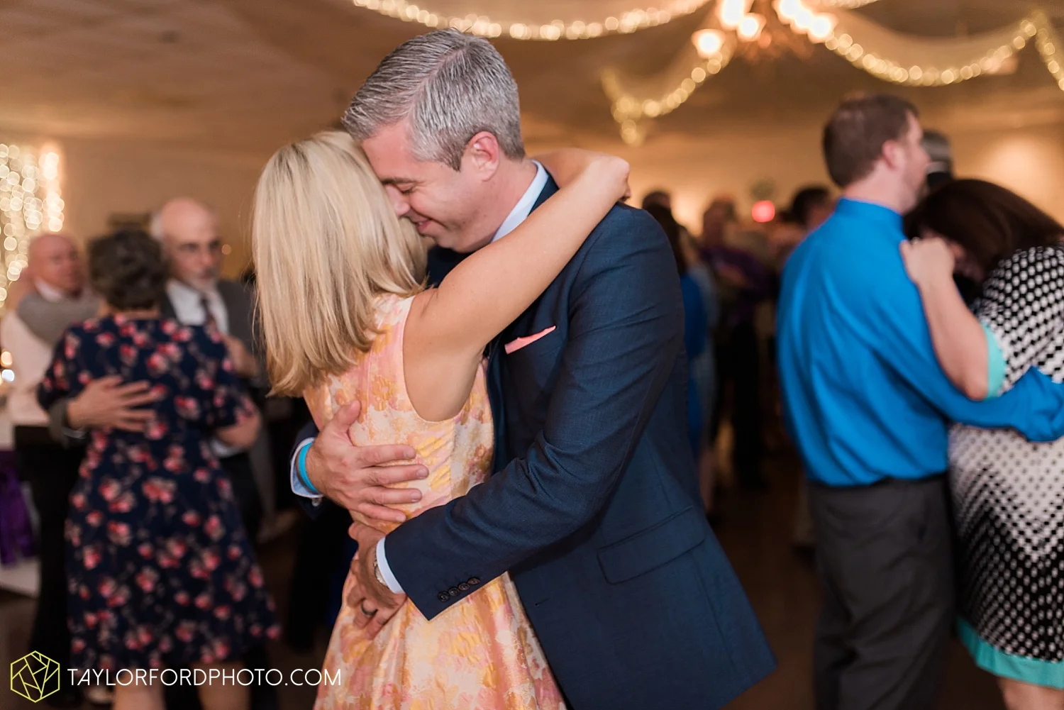 toledo_ohio_wedding_photographer_taylor_ford_photo41.jpg