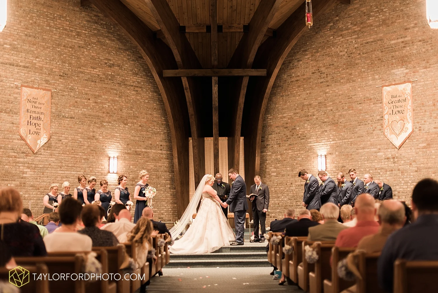 van_wert_ohio_wedding_photographer_taylor_ford_1243.jpg