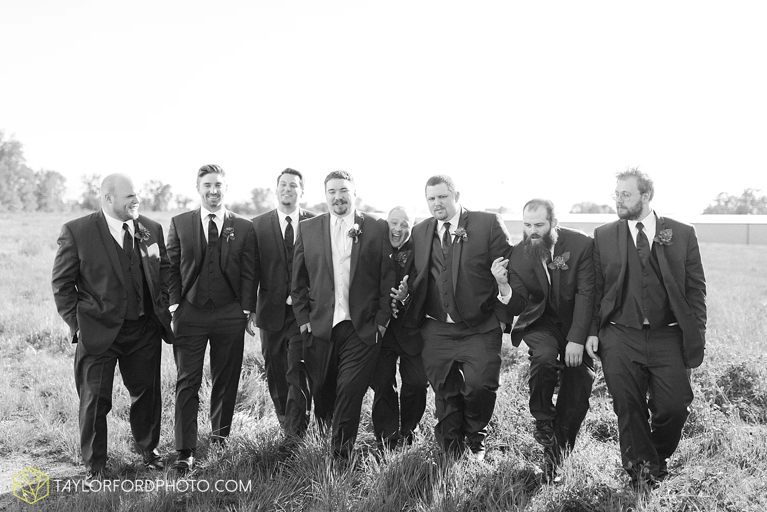 van_wert_ohio_wedding_photographer_taylor_ford_1299.jpg
