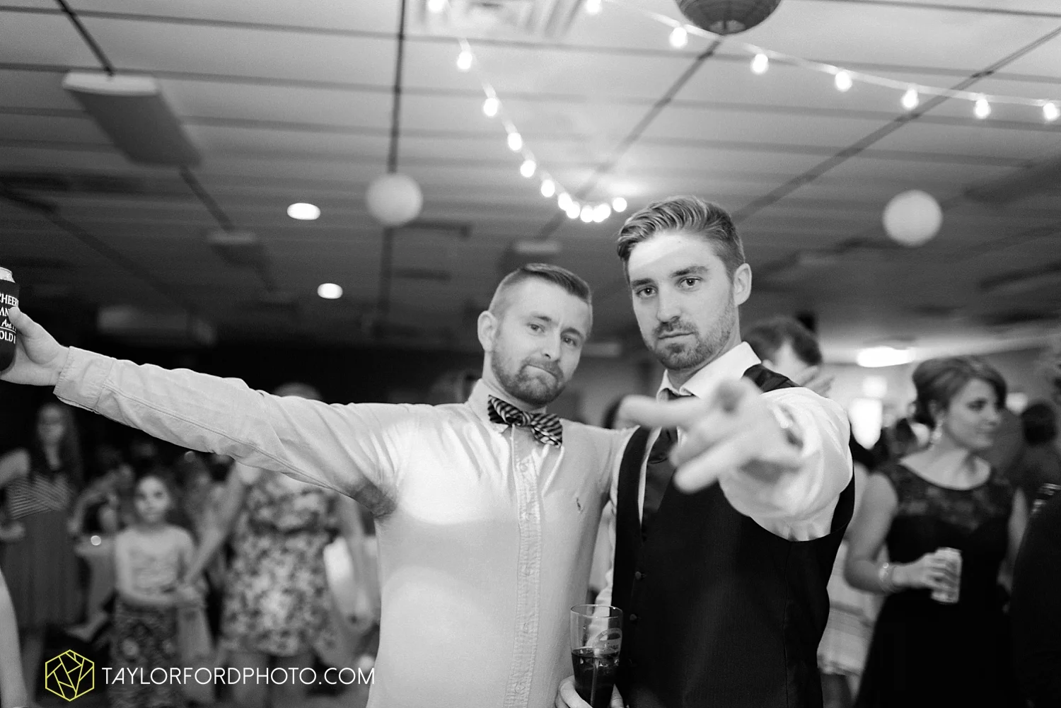 van_wert_ohio_wedding_photographer_taylor_ford_1317.jpg
