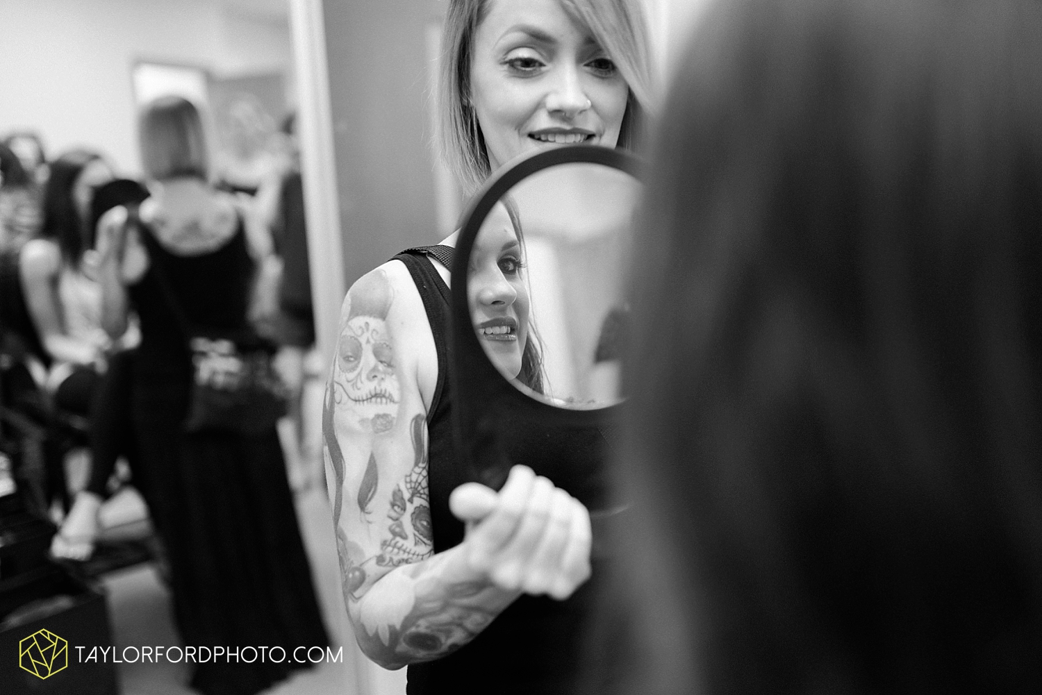 fort_wayne_indiana_wedding_photographer_taylor_ford_ipfw_ballroom_1545.jpg