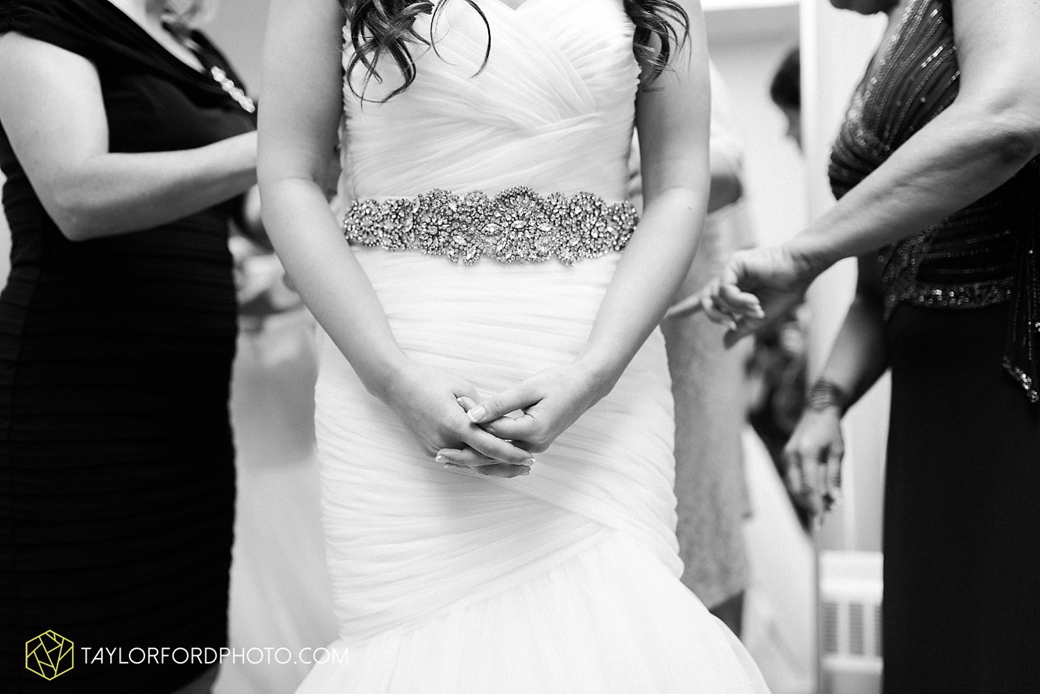 fort_wayne_indiana_wedding_photographer_taylor_ford_ipfw_ballroom_1554.jpg