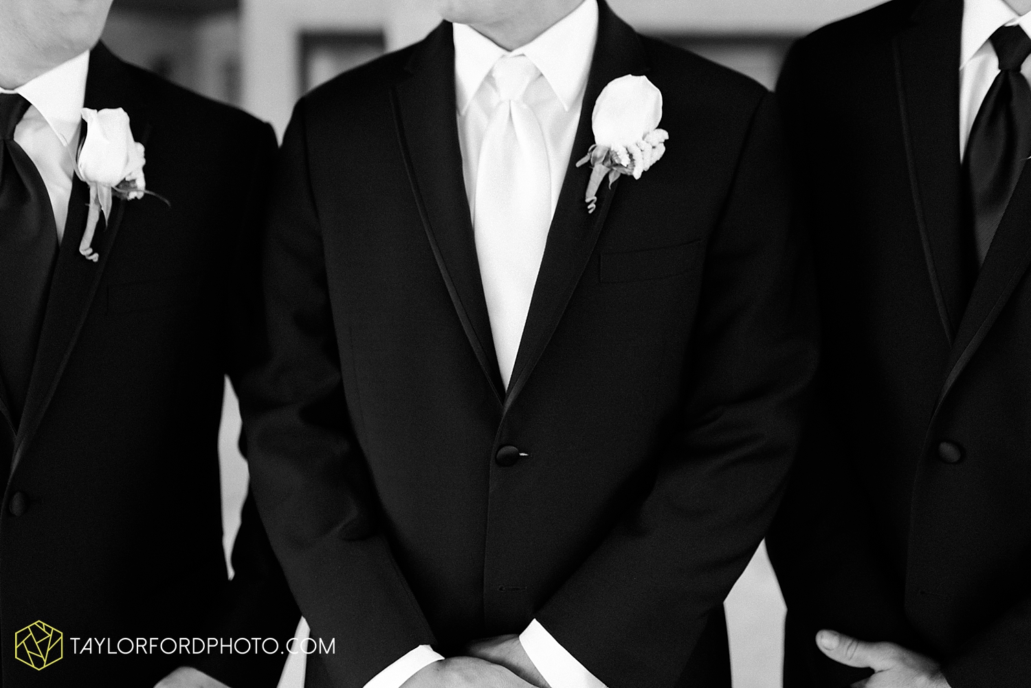 fort_wayne_indiana_wedding_photographer_taylor_ford_ipfw_ballroom_1574.jpg