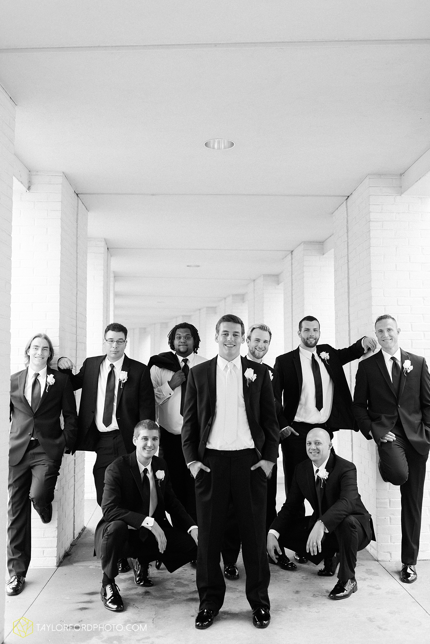 fort_wayne_indiana_wedding_photographer_taylor_ford_ipfw_ballroom_1607.jpg