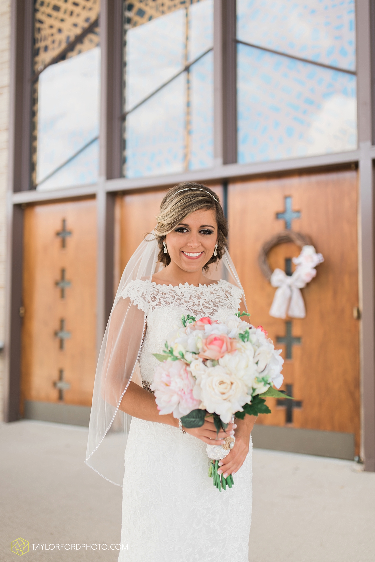 van_wert_wedding_photographer_taylor_ford_ohio_indiana_fort_wayne_2087.jpg