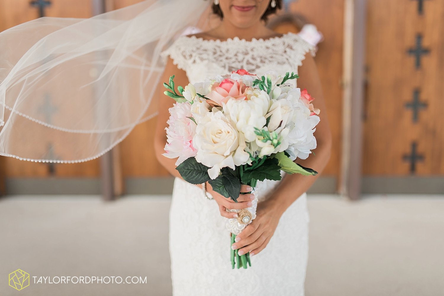 van_wert_wedding_photographer_taylor_ford_ohio_indiana_fort_wayne_2089.jpg