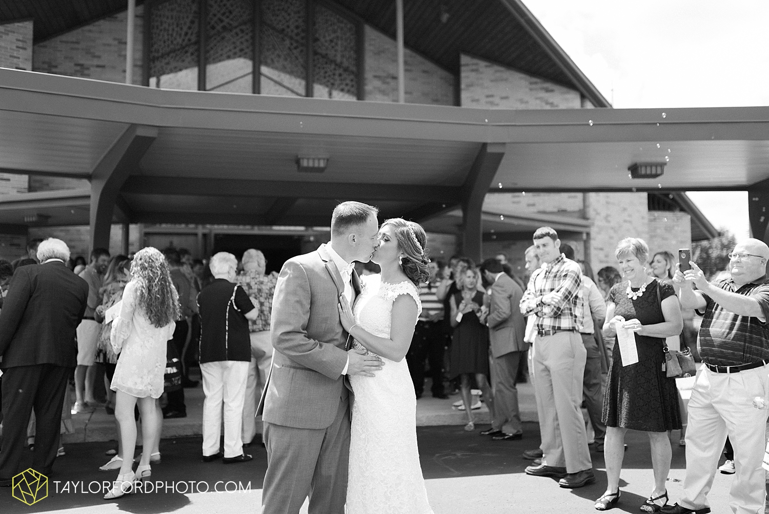 van_wert_wedding_photographer_taylor_ford_ohio_indiana_fort_wayne_2098.jpg