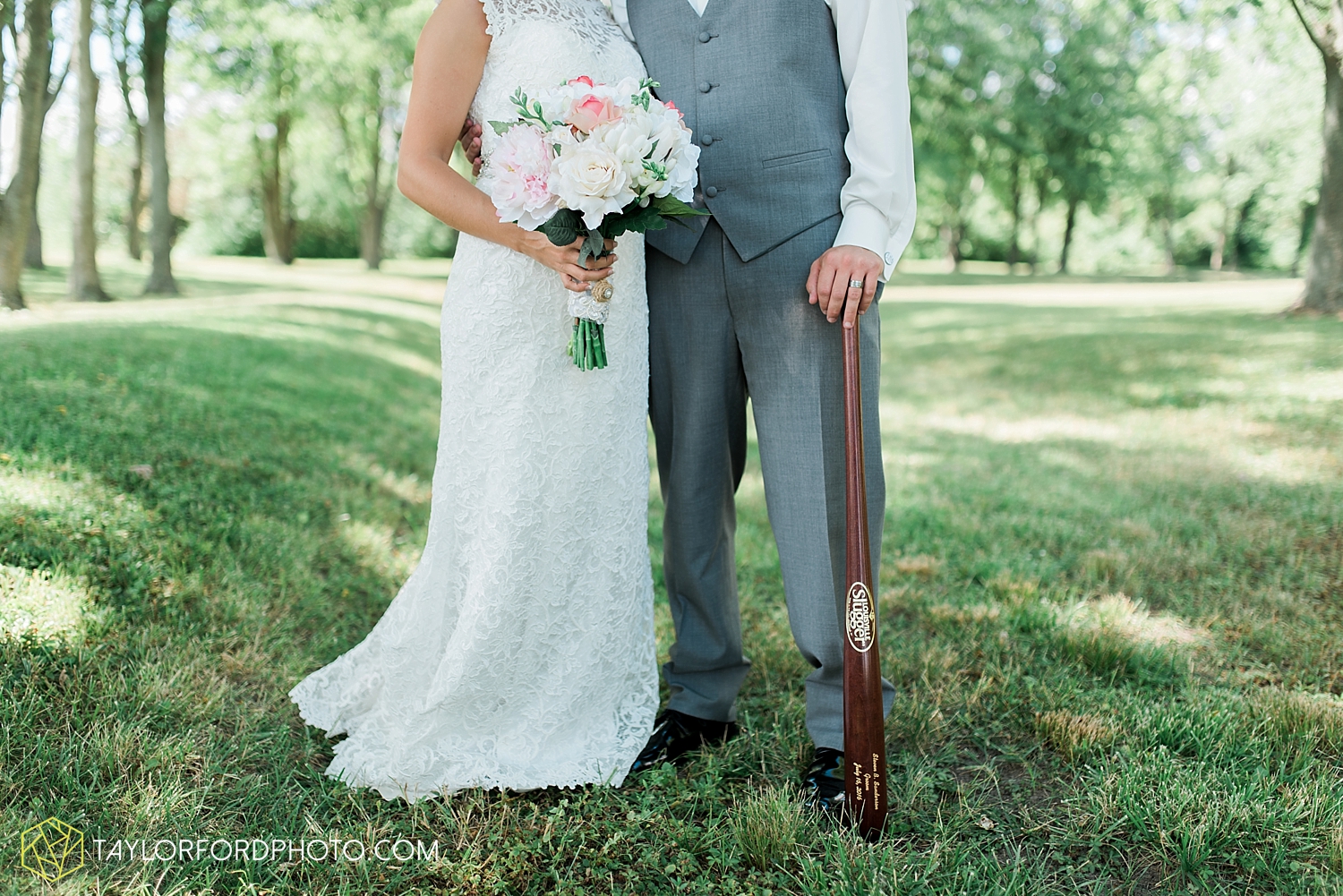 van_wert_wedding_photographer_taylor_ford_ohio_indiana_fort_wayne_2106.jpg
