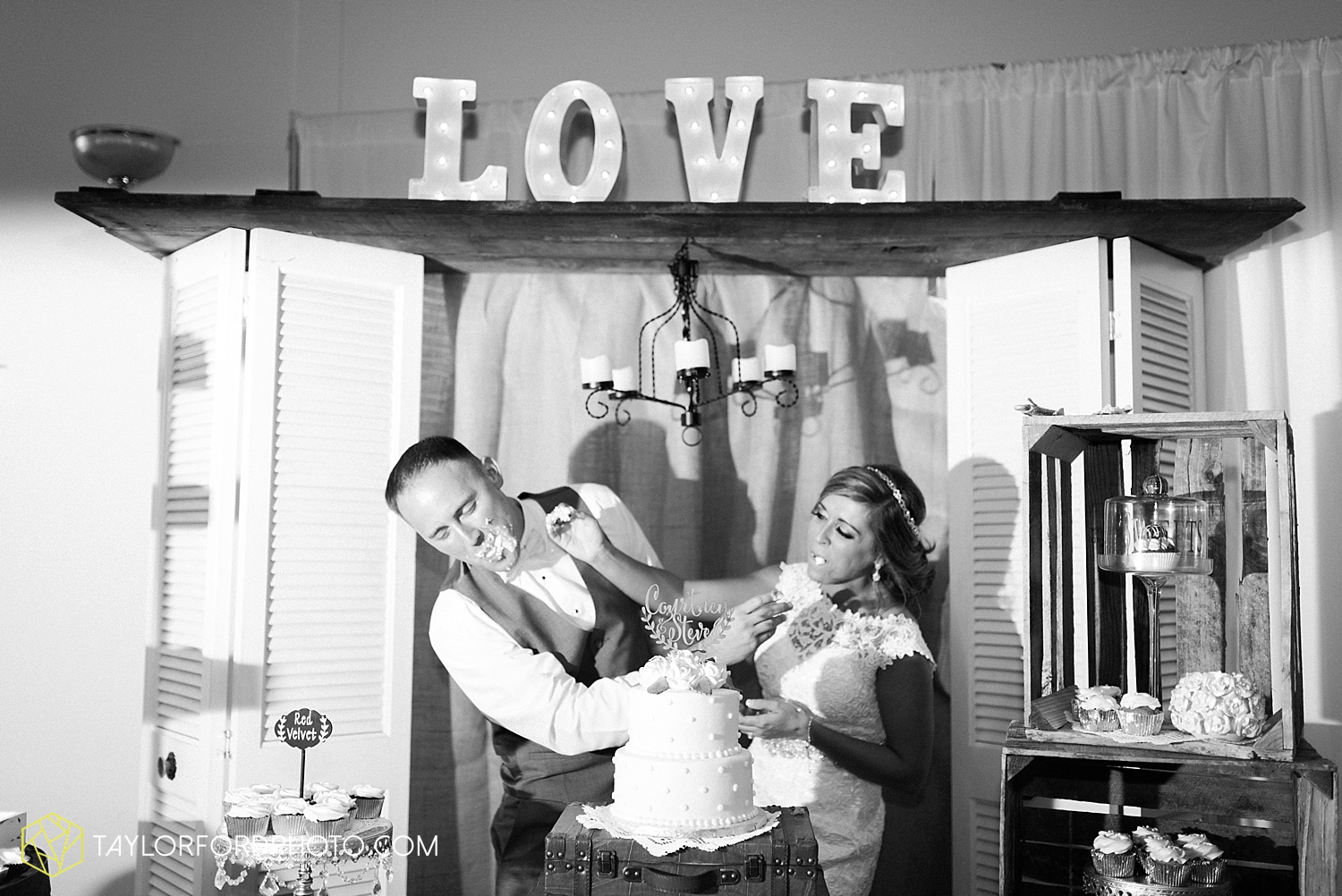 van_wert_wedding_photographer_taylor_ford_ohio_indiana_fort_wayne_2177.jpg