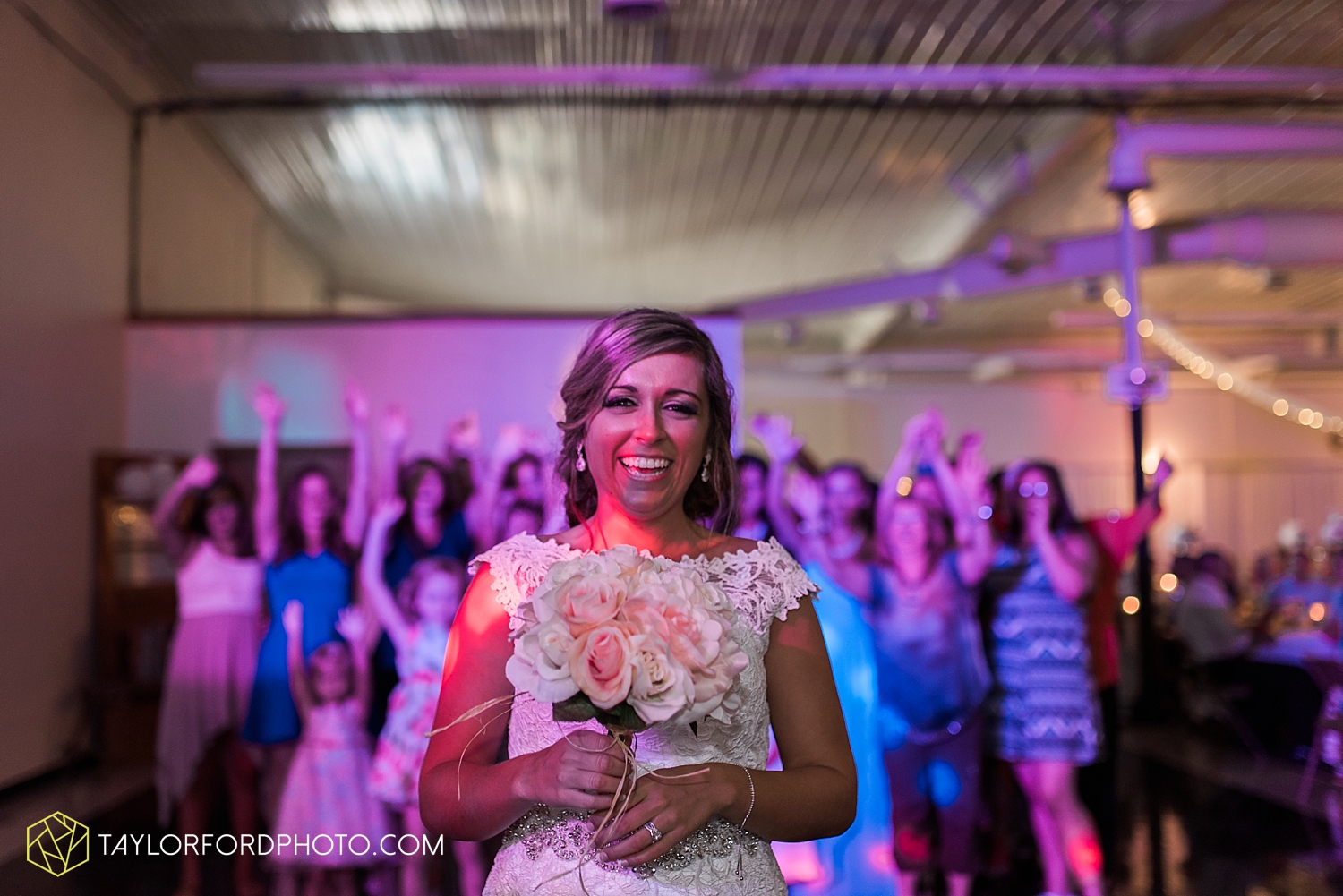 van_wert_wedding_photographer_taylor_ford_ohio_indiana_fort_wayne_2181.jpg
