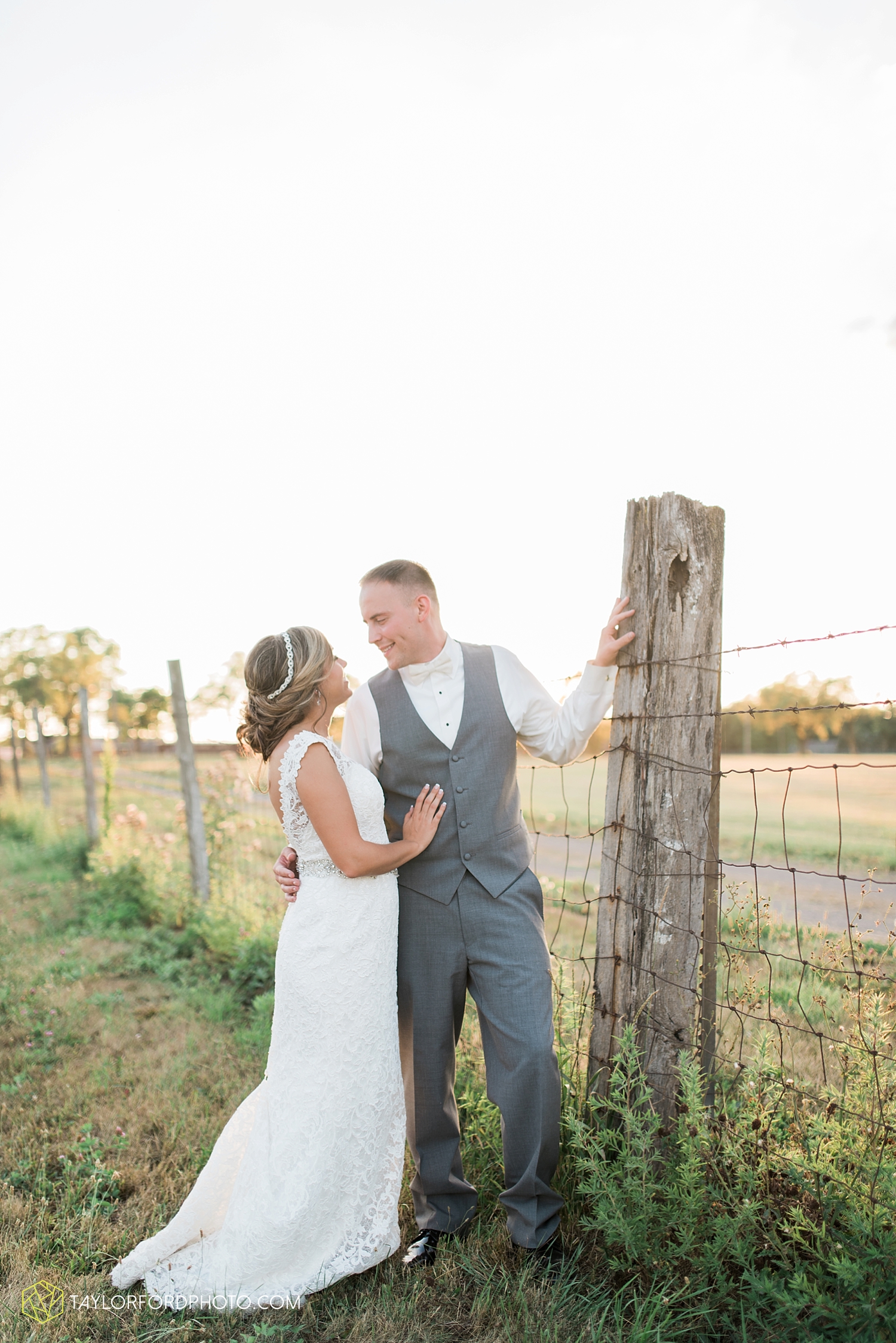 van_wert_wedding_photographer_taylor_ford_ohio_indiana_fort_wayne_2186.jpg