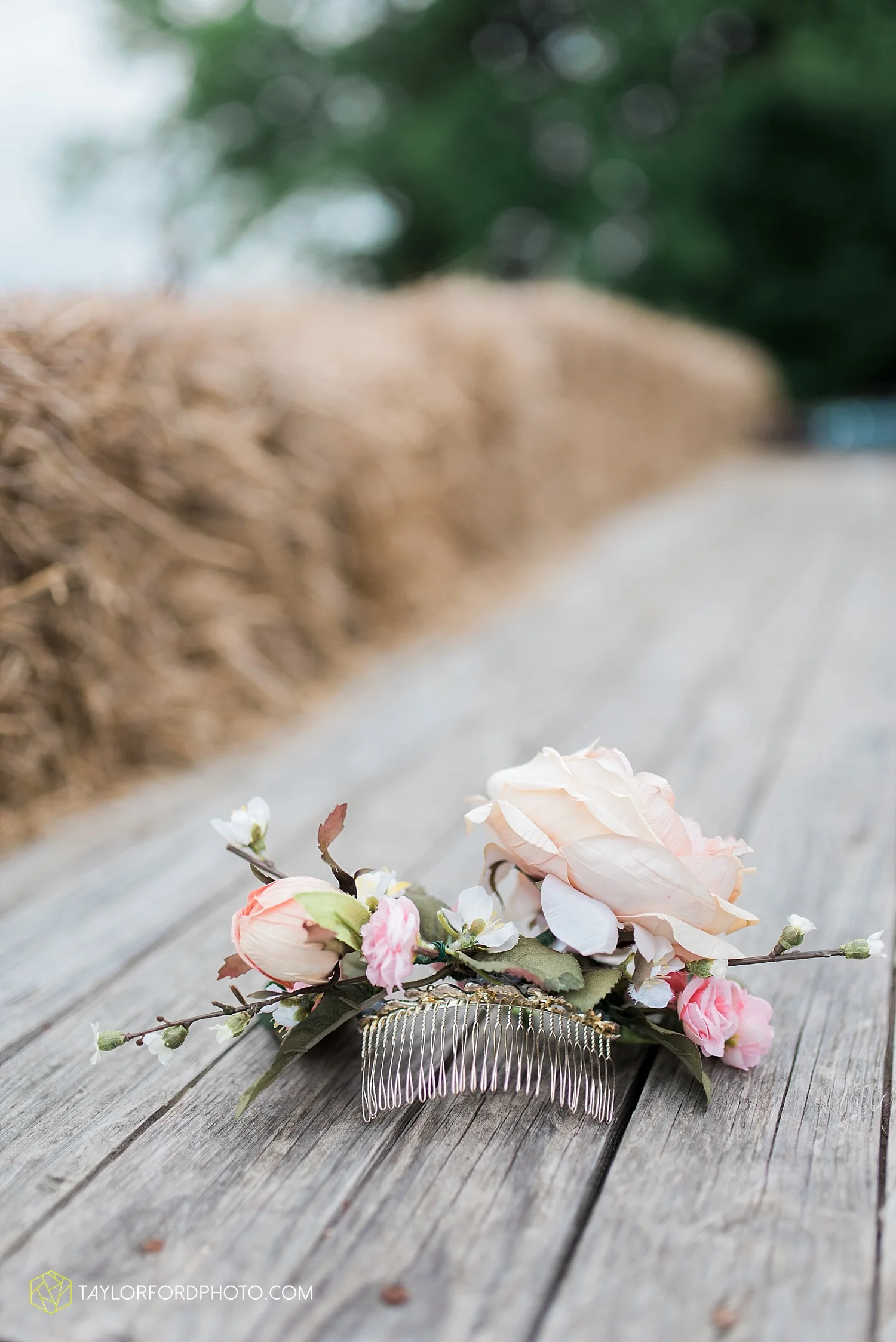fort_wayne_indiana_wedding_photographer_taylor_ford_marian_hills_farm_0191.jpg