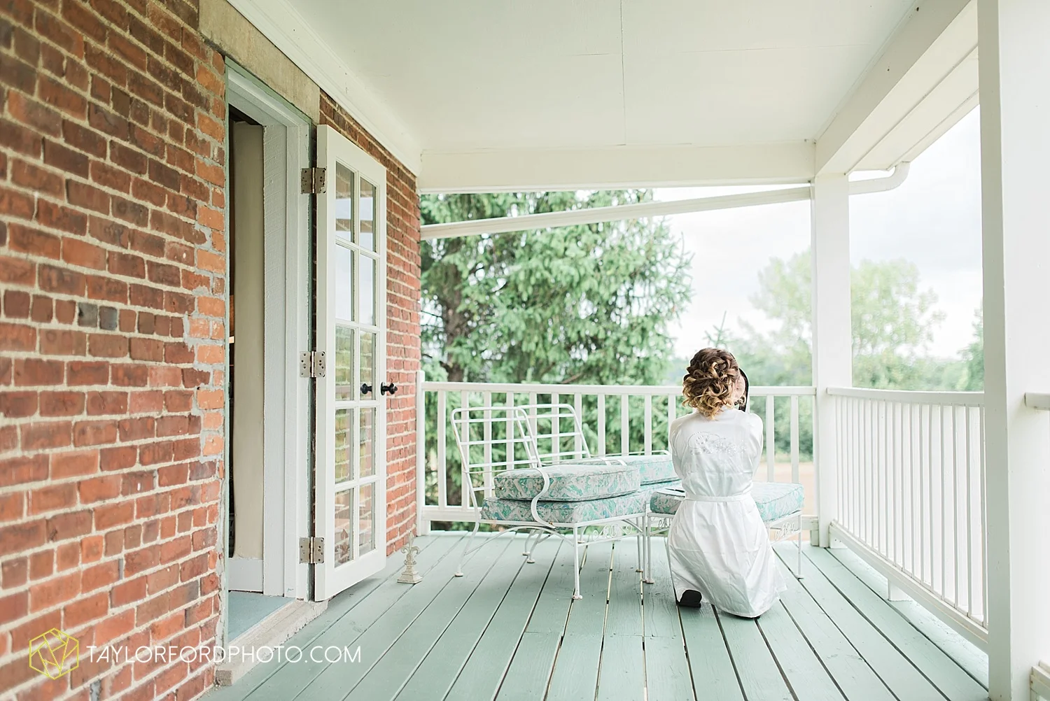 fort_wayne_indiana_wedding_photographer_taylor_ford_marian_hills_farm_0193.jpg