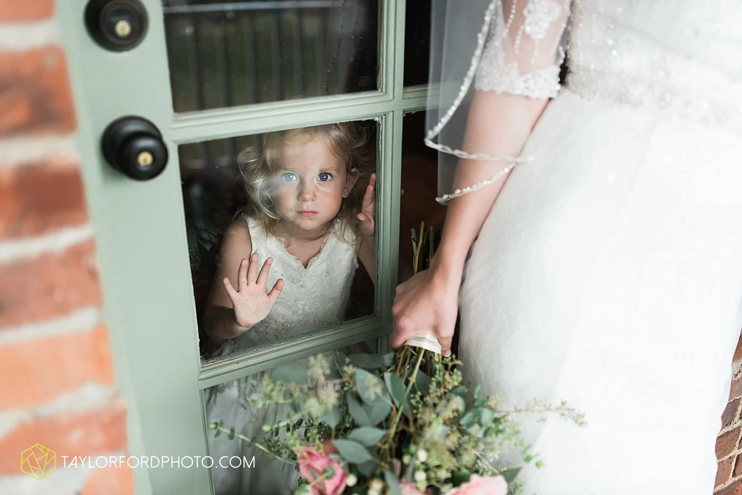 fort_wayne_indiana_wedding_photographer_taylor_ford_marian_hills_farm_0214.jpg