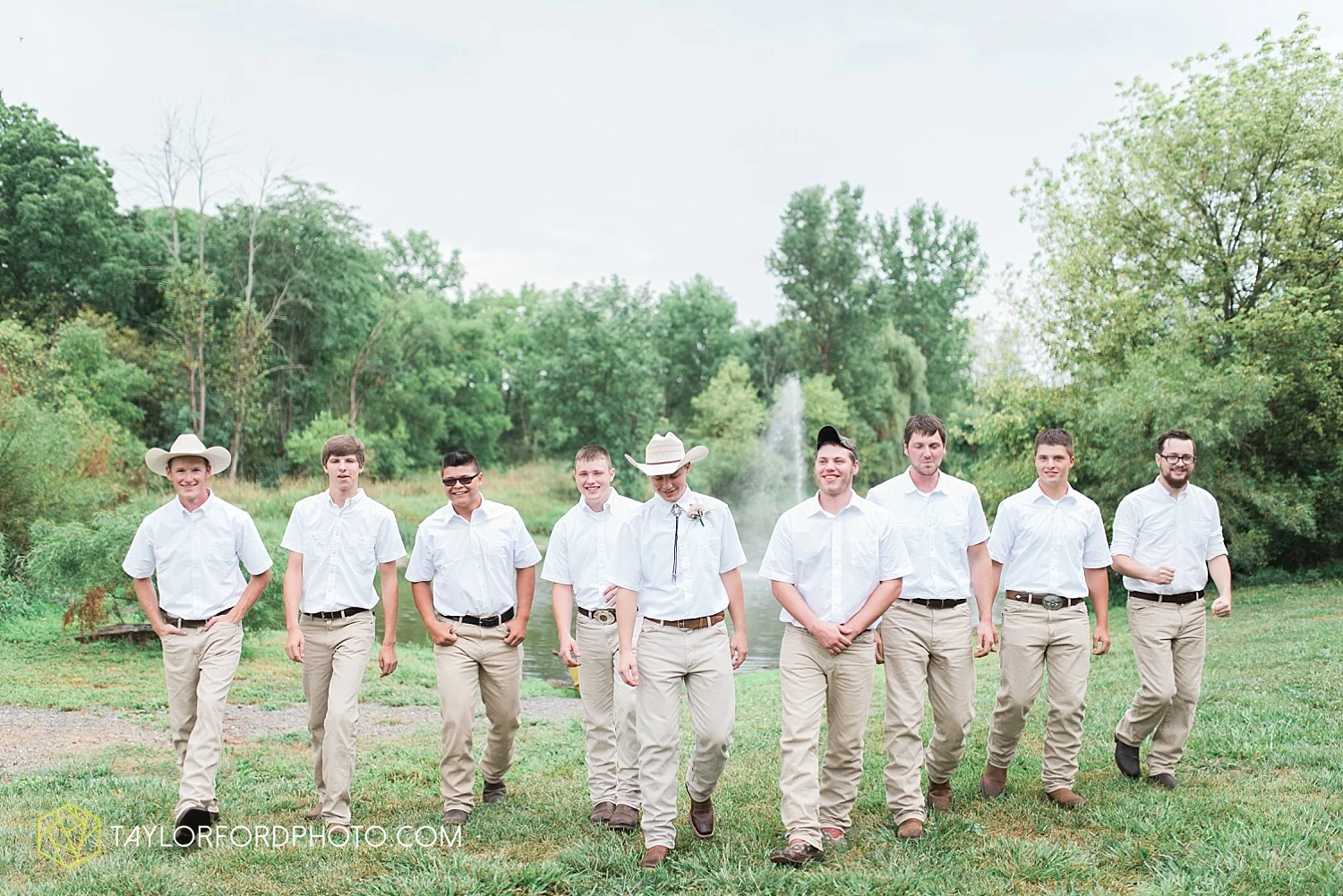 fort_wayne_indiana_wedding_photographer_taylor_ford_marian_hills_farm_0229.jpg