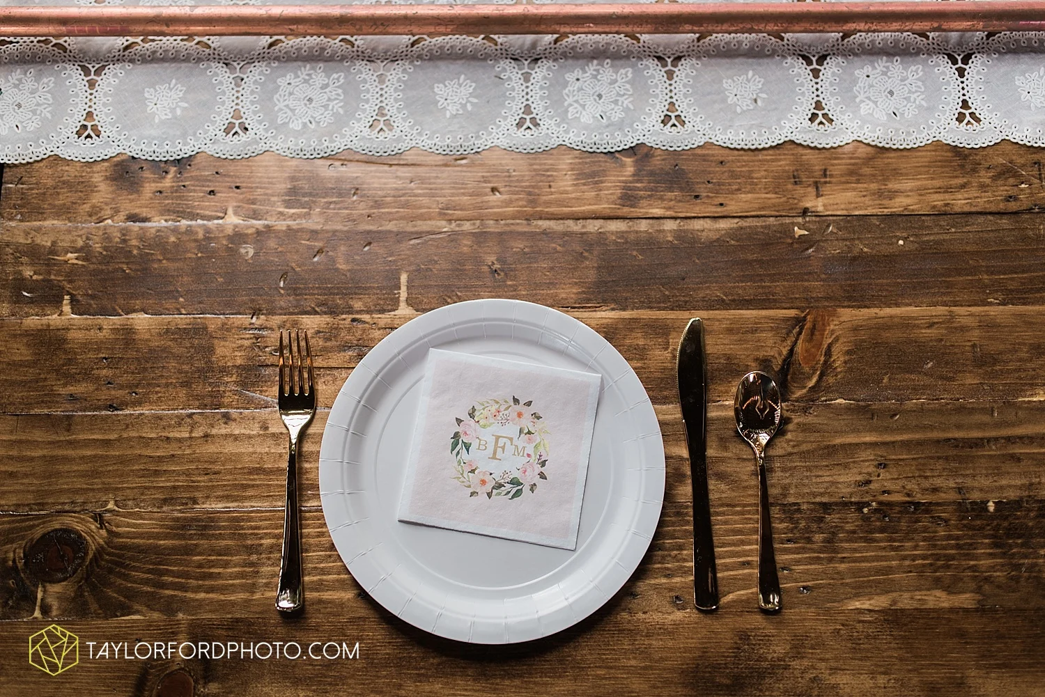 fort_wayne_indiana_wedding_photographer_taylor_ford_marian_hills_farm_0291.jpg