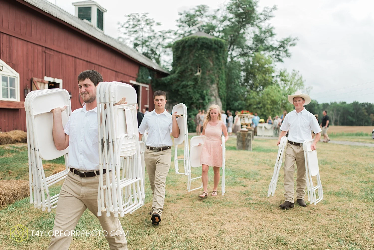 fort_wayne_indiana_wedding_photographer_taylor_ford_marian_hills_farm_0294.jpg