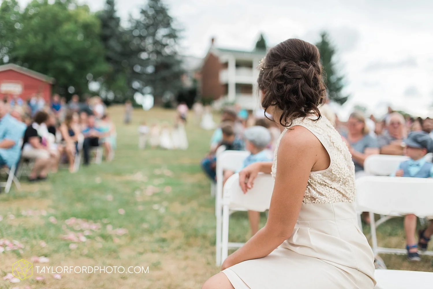 fort_wayne_indiana_wedding_photographer_taylor_ford_marian_hills_farm_0302.jpg