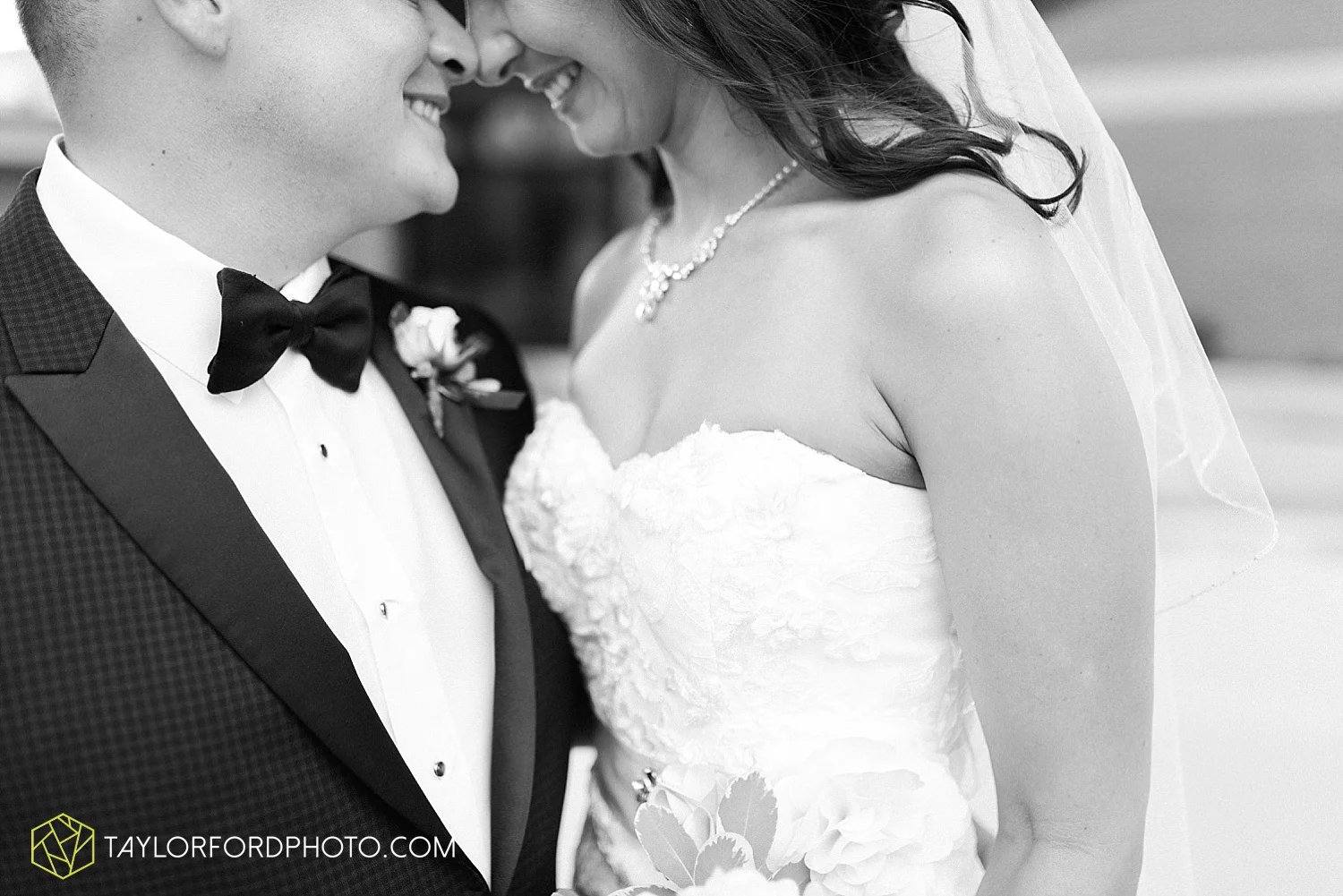 fort_wayne_indiana_wedding_photographer_taylor_ford_dupont_downs_0451.jpg