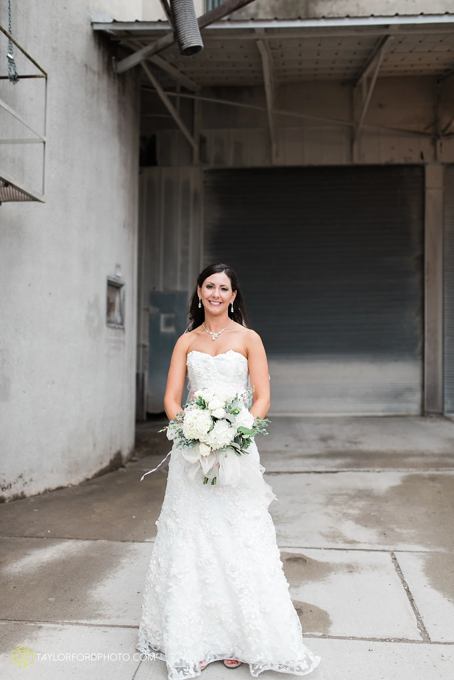 fort_wayne_indiana_wedding_photographer_taylor_ford_dupont_downs_0471.jpg