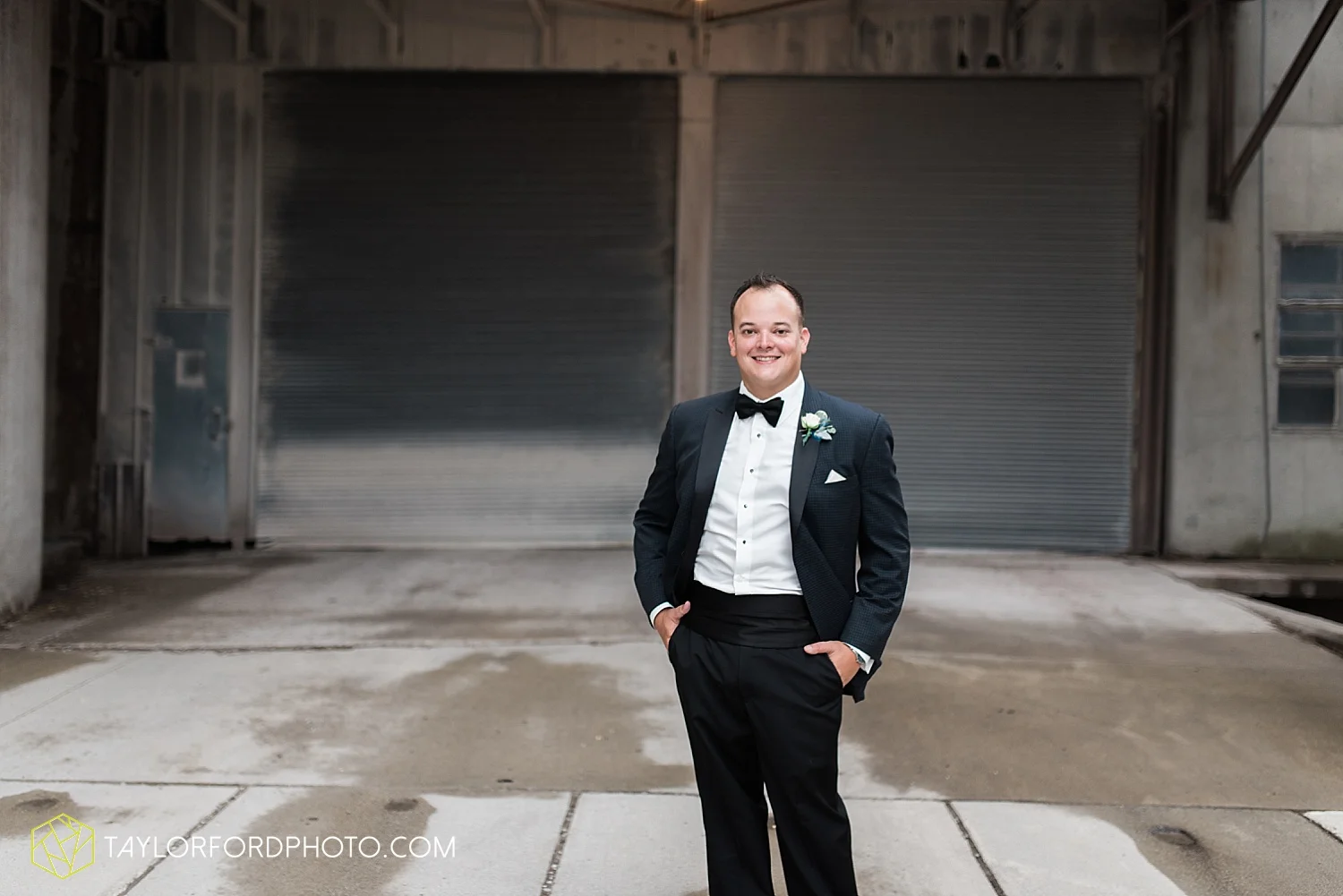 fort_wayne_indiana_wedding_photographer_taylor_ford_dupont_downs_0476.jpg