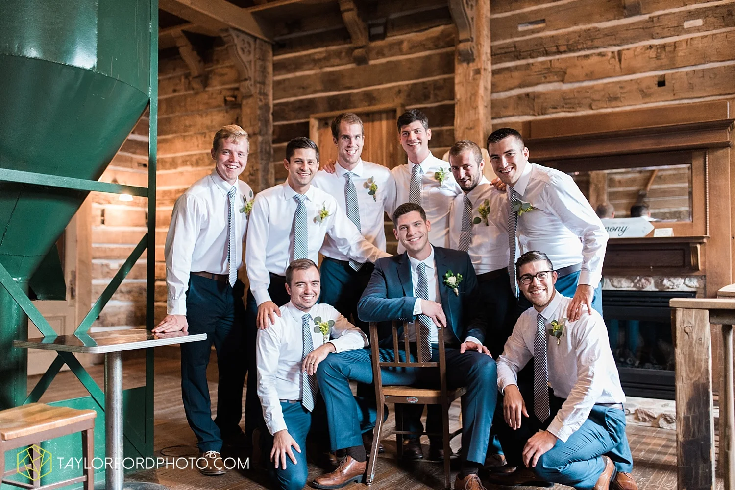 fort_wayne_indiana_van_wert_columbus_ohio_nashville_tennessee_photographer_taylor_ford_shoppes_at_old_mill_wedding_0651.jpg