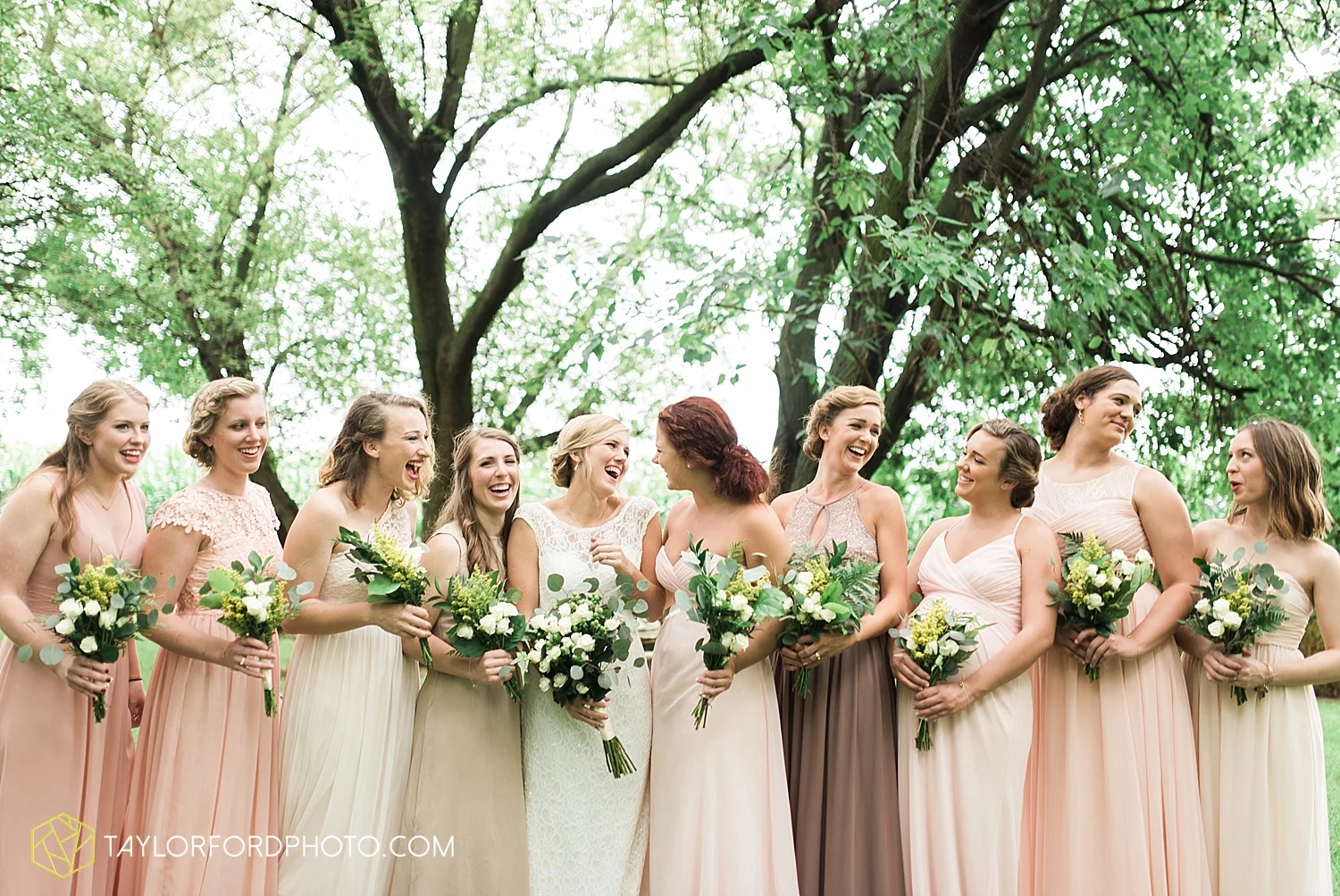 fort_wayne_indiana_van_wert_columbus_ohio_nashville_tennessee_photographer_taylor_ford_shoppes_at_old_mill_wedding_0663.jpg