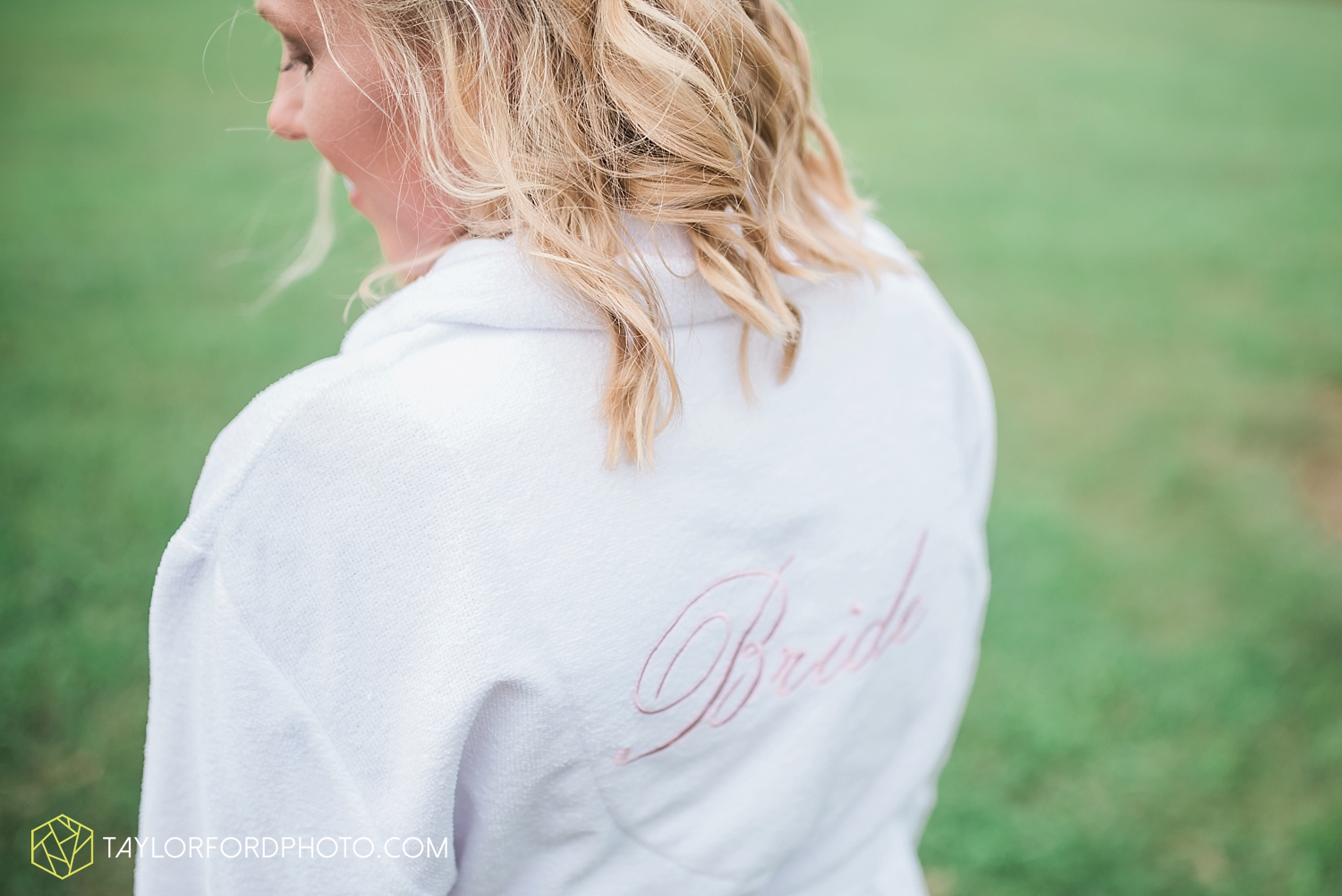 van_wert_ohio_fort_wayne_warsaw_indiana_wedding_photographer_taylor_ford_silver_lake_2876.jpg