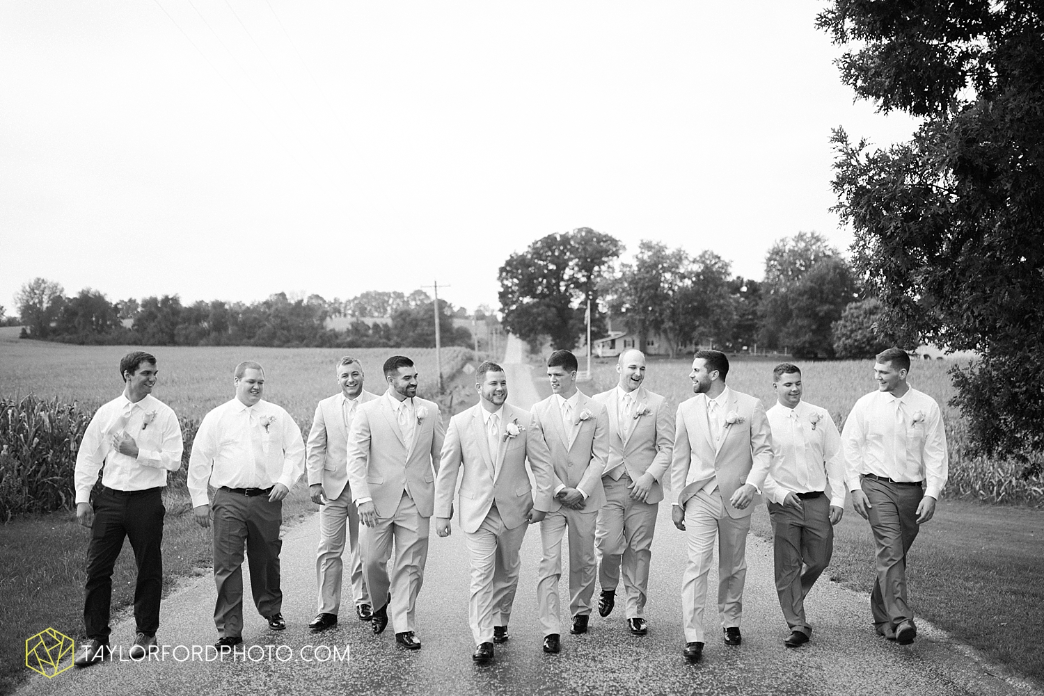 van_wert_ohio_fort_wayne_warsaw_indiana_wedding_photographer_taylor_ford_silver_lake_2887.jpg