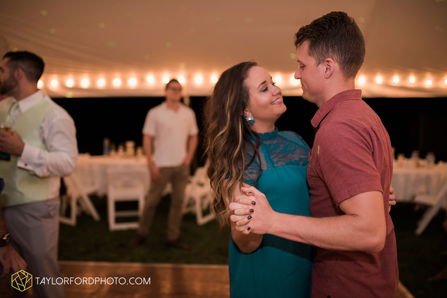 van_wert_ohio_fort_wayne_warsaw_indiana_wedding_photographer_taylor_ford_silver_lake_2952.jpg