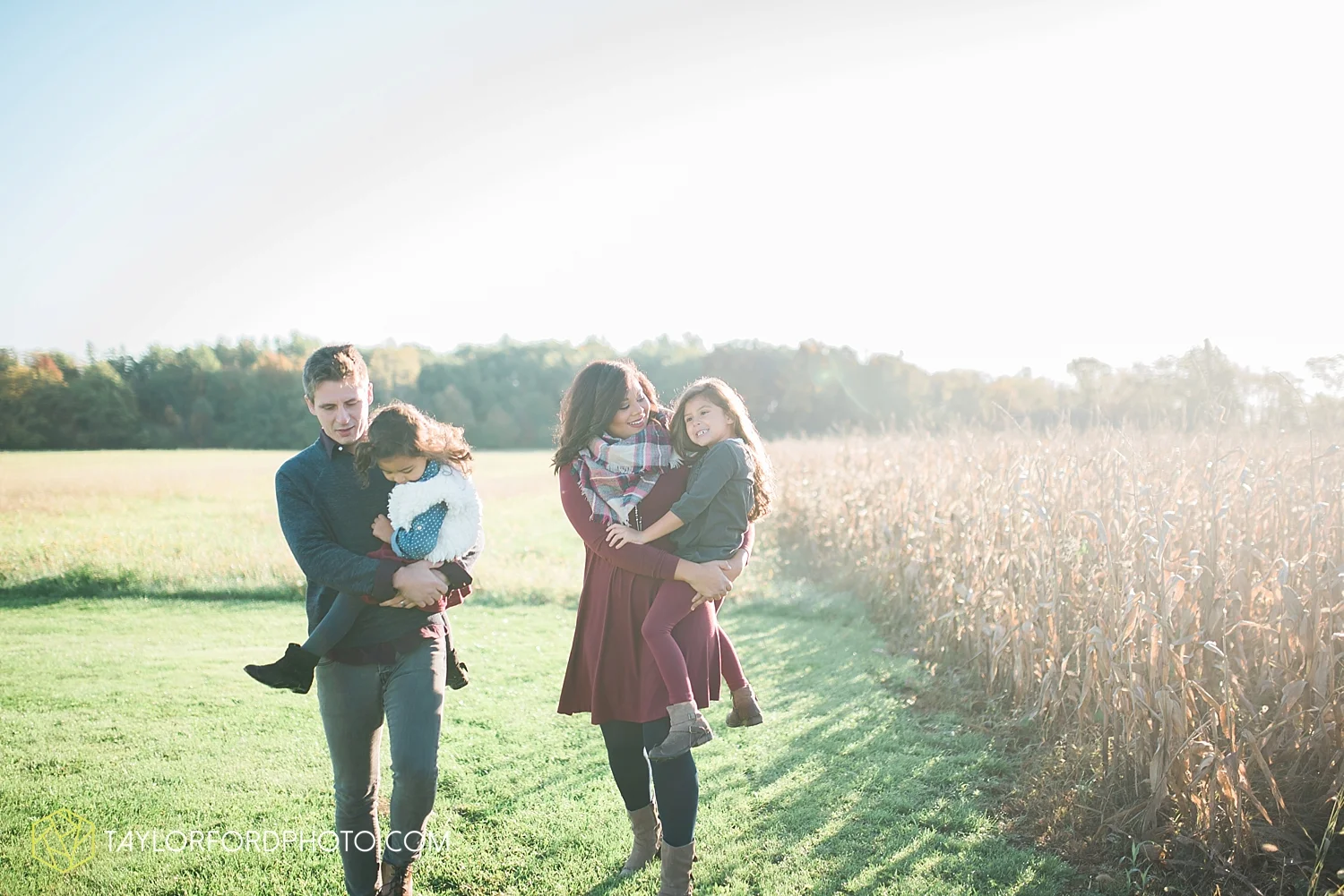 van_wert_ohio_downtown_main_street_fort_wayne_indiana_family_photographer_taylor_ford_3179.jpg