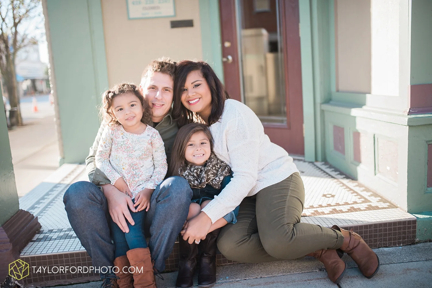 van_wert_ohio_downtown_main_street_fort_wayne_indiana_family_photographer_taylor_ford_3189.jpg
