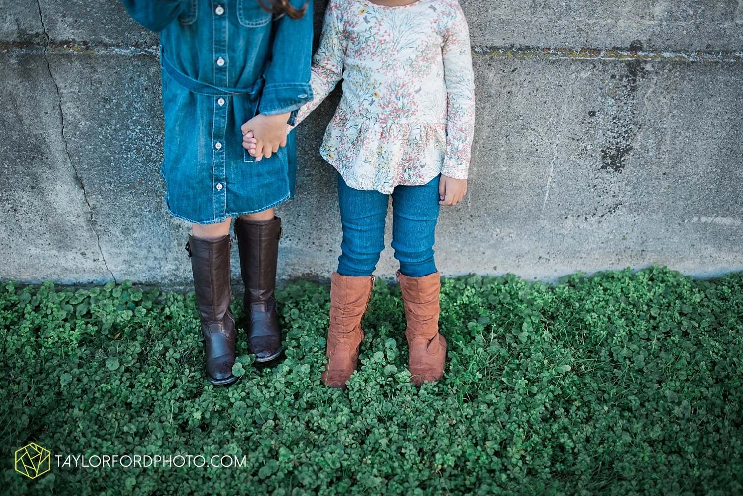van_wert_ohio_downtown_main_street_fort_wayne_indiana_family_photographer_taylor_ford_3205.jpg